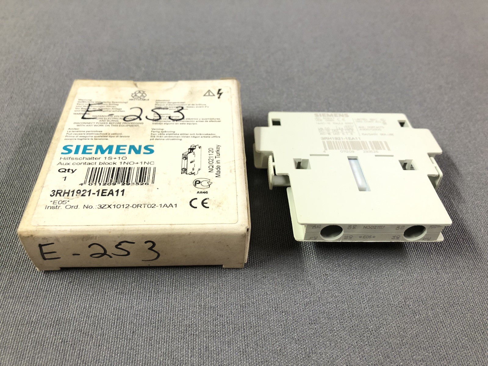 Siemens 3RH1921-1EA11 Auxiliary Contact Block 1NO/1NC (3RT1 Contactors) - Qty. 1