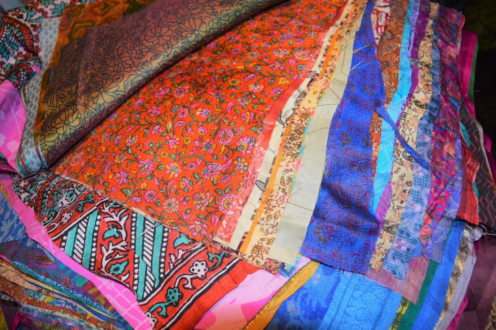 100g Lot Silk Vintage Sari Fabric remnants scrap Bundle Long stripes