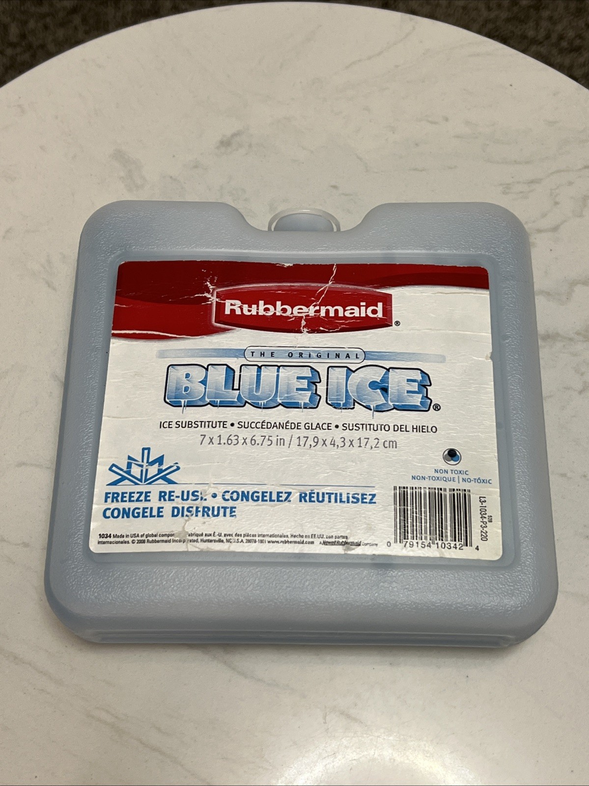 Rubbermaid Blue Ice Weekender Hard Shell Freezeable Ice Pack #1034 for Cooler