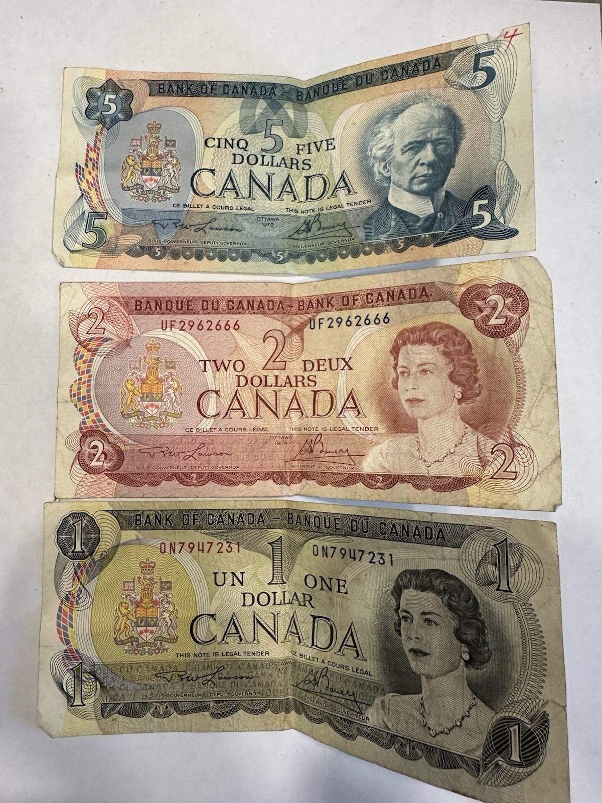 Canadian Currency 1973 1 Dollar 1974 2 Dollar & 1979 5 Dollar All Circulated
