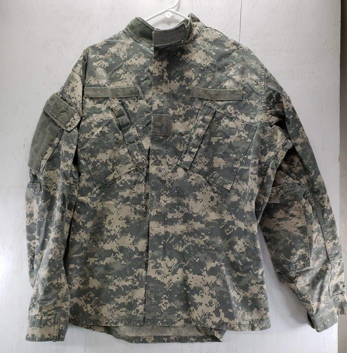 US Army ACU digital Coat  Summer Combat Issue  Medium- Long 8415-01-586-0645
