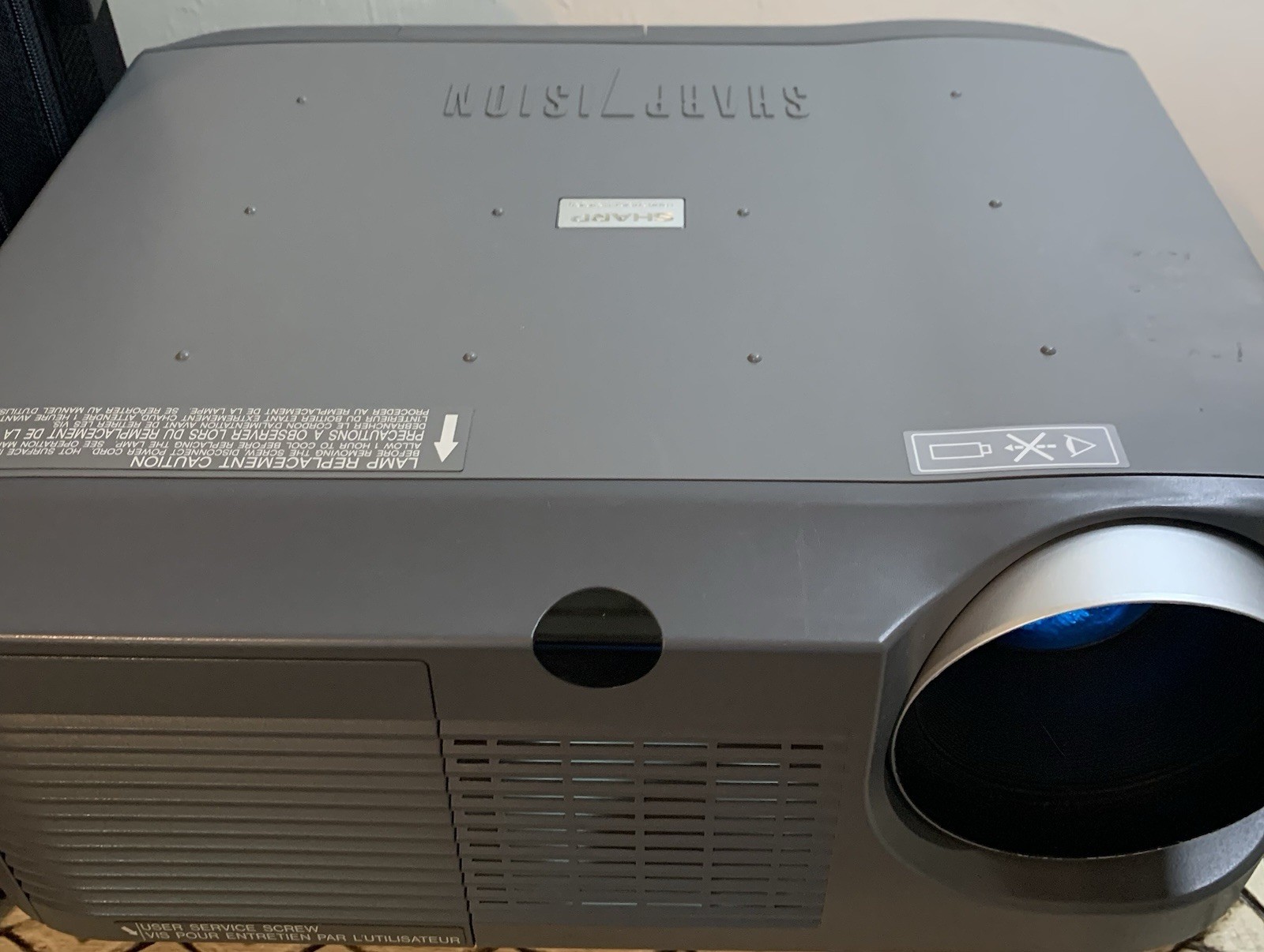 Vtg SHARP Vision LCD Conference/Home Projector XG-E69OU TESTED W/Case Cords DC