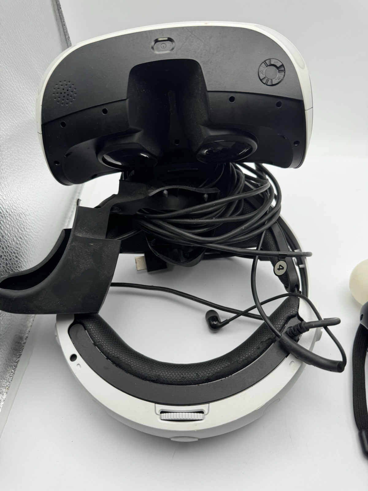 Sony PlayStation VR Headset Bundle w/ Two VR Controllers- READ DESCRIPTION
