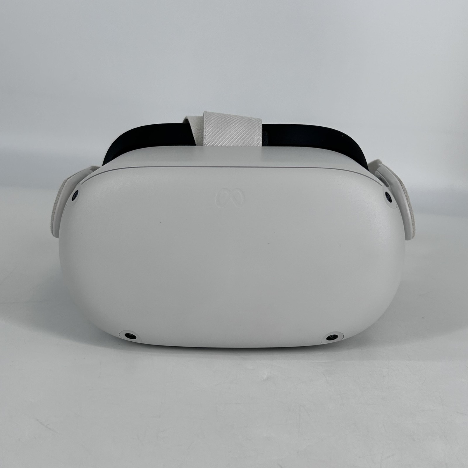 Meta Quest 2 VR Headset 256GB w/ Charger/Controllers/Regular Strap - Very Good