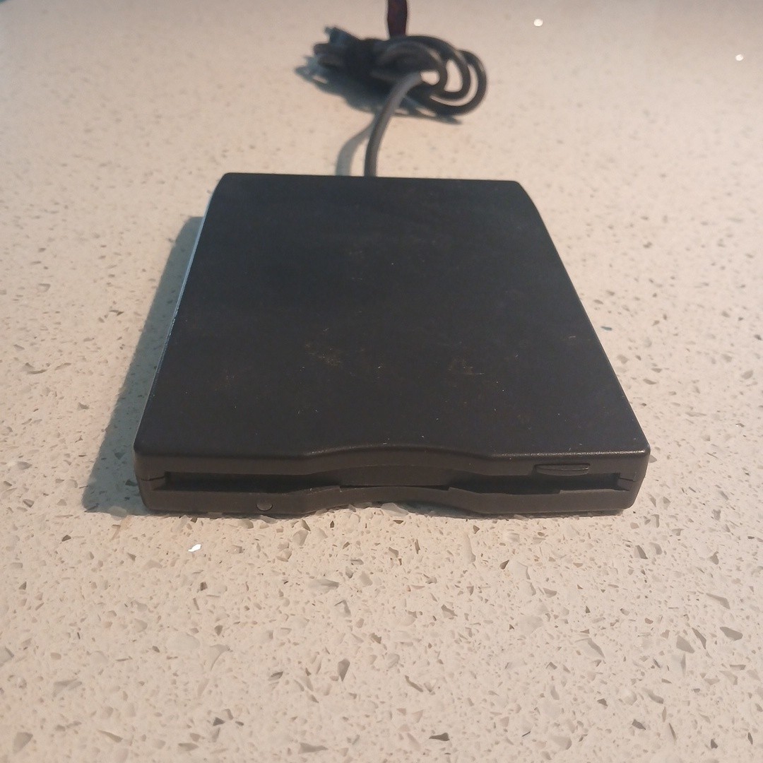 Dell FD-05PUB External USB to 1.44MB Floppy Drive Module 19308802-74