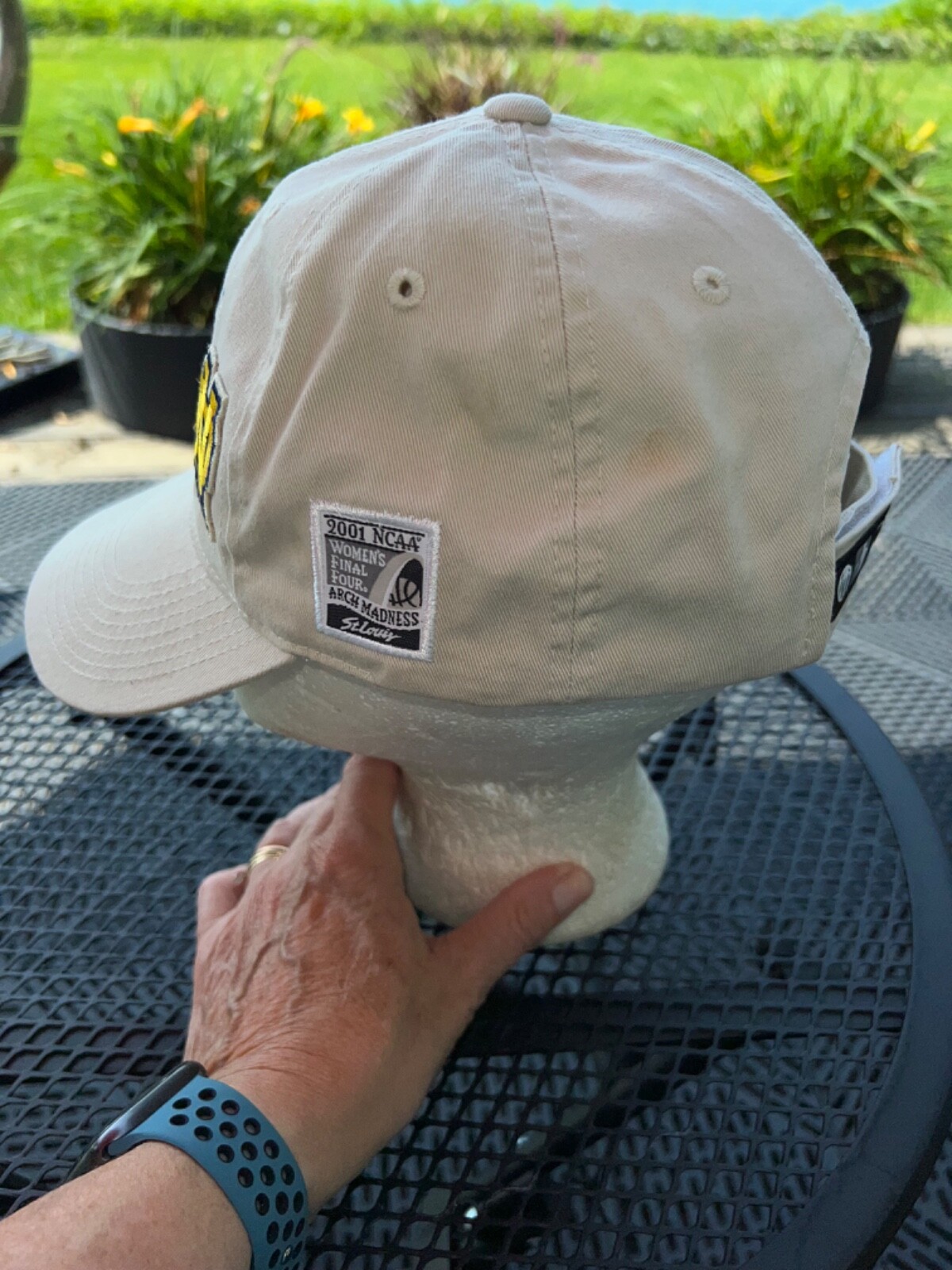 NCAA Womens Final Four National Champions 2001 Notre Dame BeigeHat Cap Hook Loop