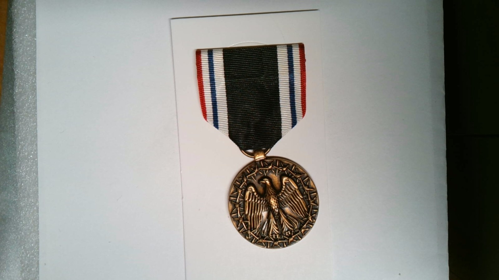 US MILITARY INSIGNIA MEDAL POW PRISONER OF WAR BRAND NEW NO RIBBON
