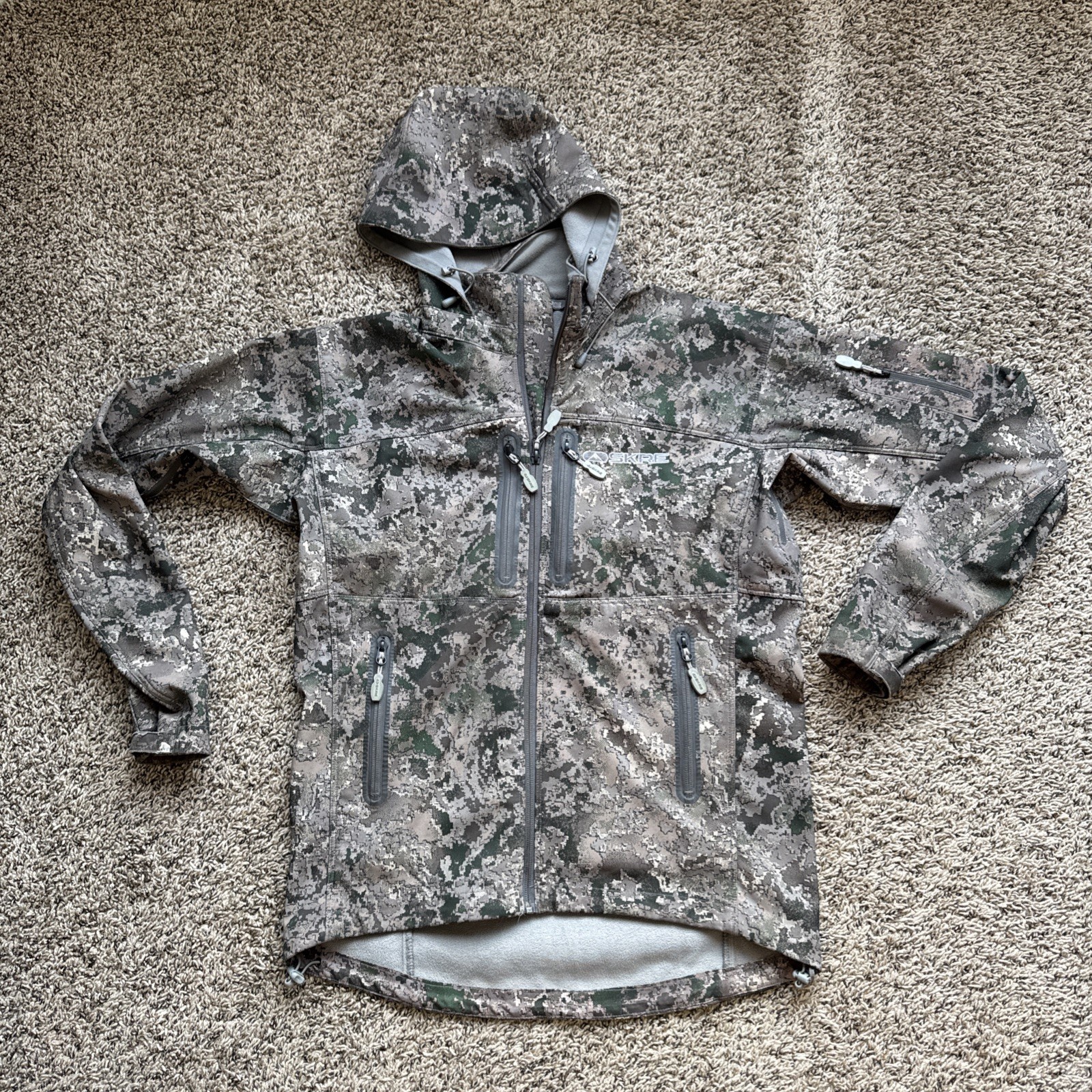 SKRE GEAR WOMENS HARDSCRABBLE JACKET MEDIUM MOUNTAIN STEALTH USED HUNTING