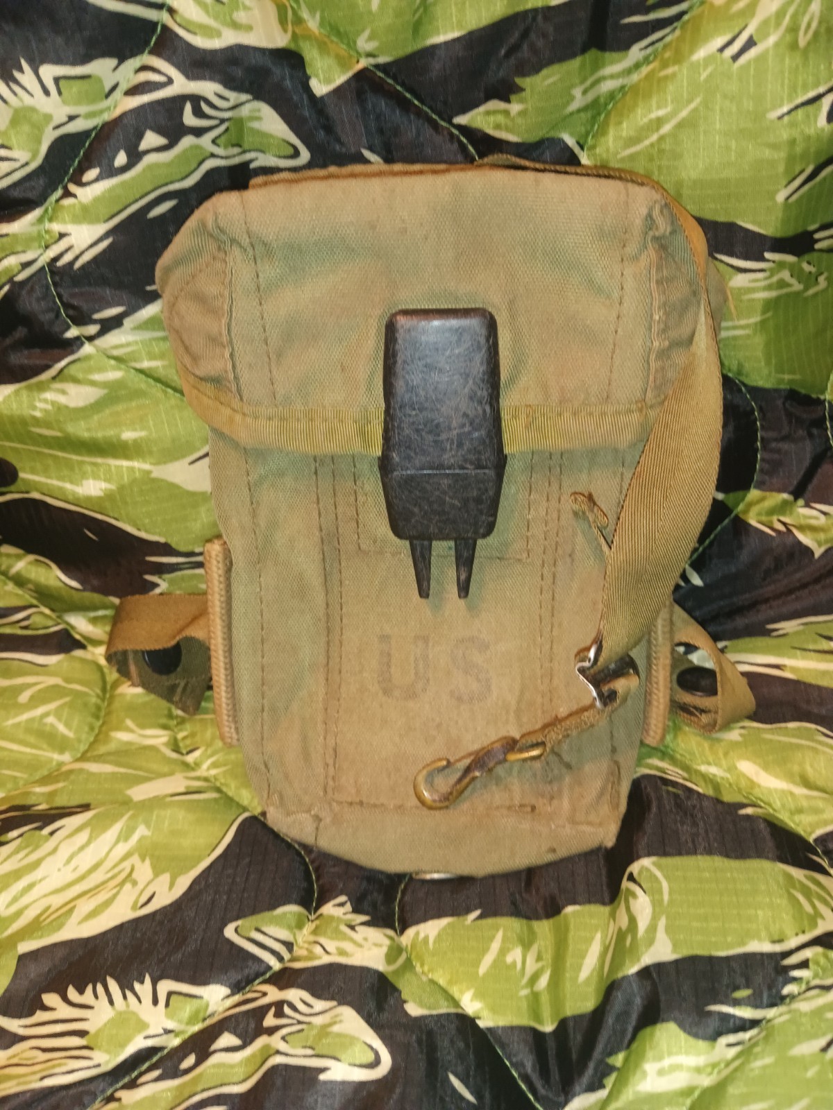 US Vietnam Original Magazine Pouch M1967 Trial Model 1969 Date FSN 8465-926-6610