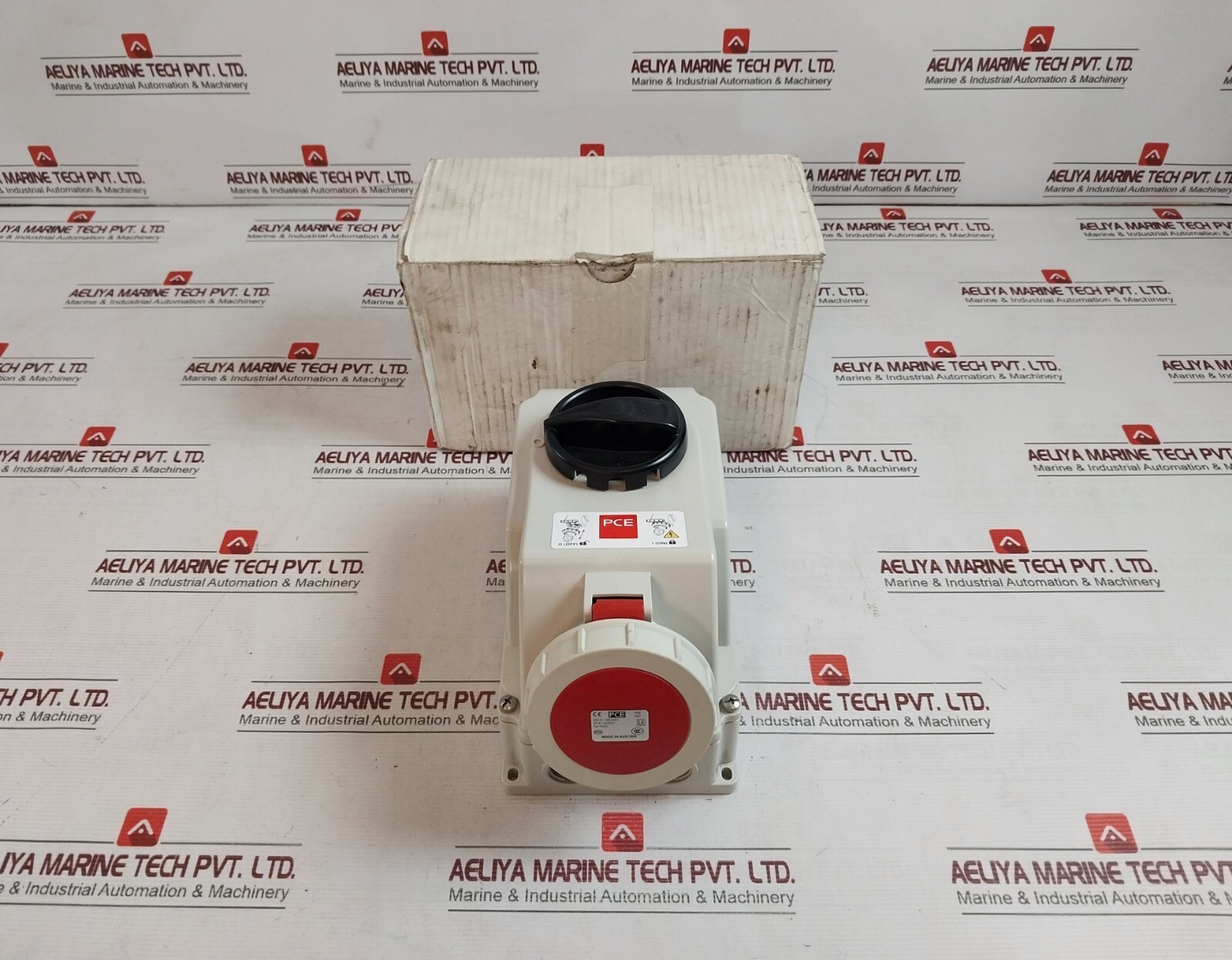 PCE 75242-3 Switched Interlocked Socket AWD 32A 4P 3H IP66 / IP67