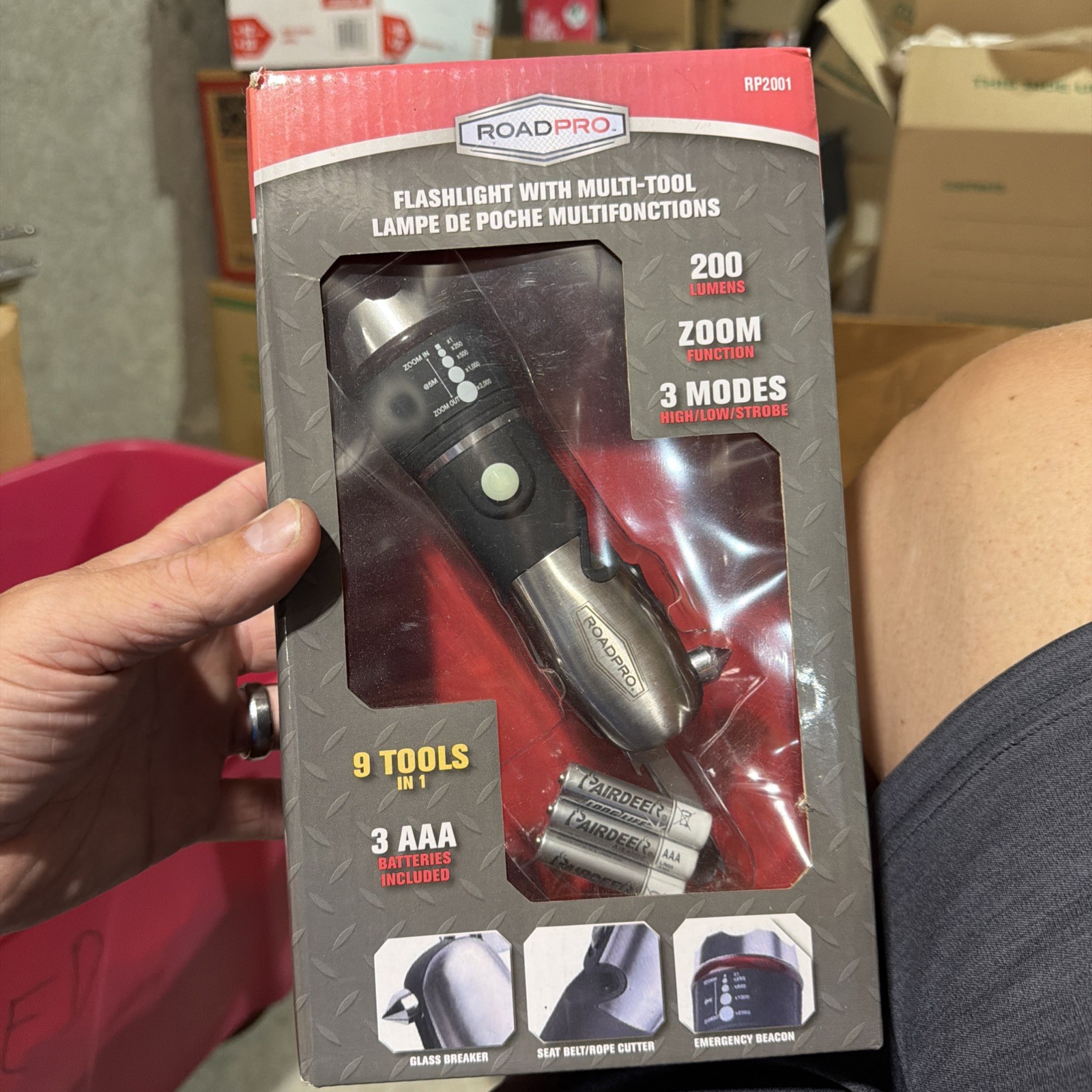 ROADPRO FLASHLIGHT WITH MULTI-TOOL---NEW☆