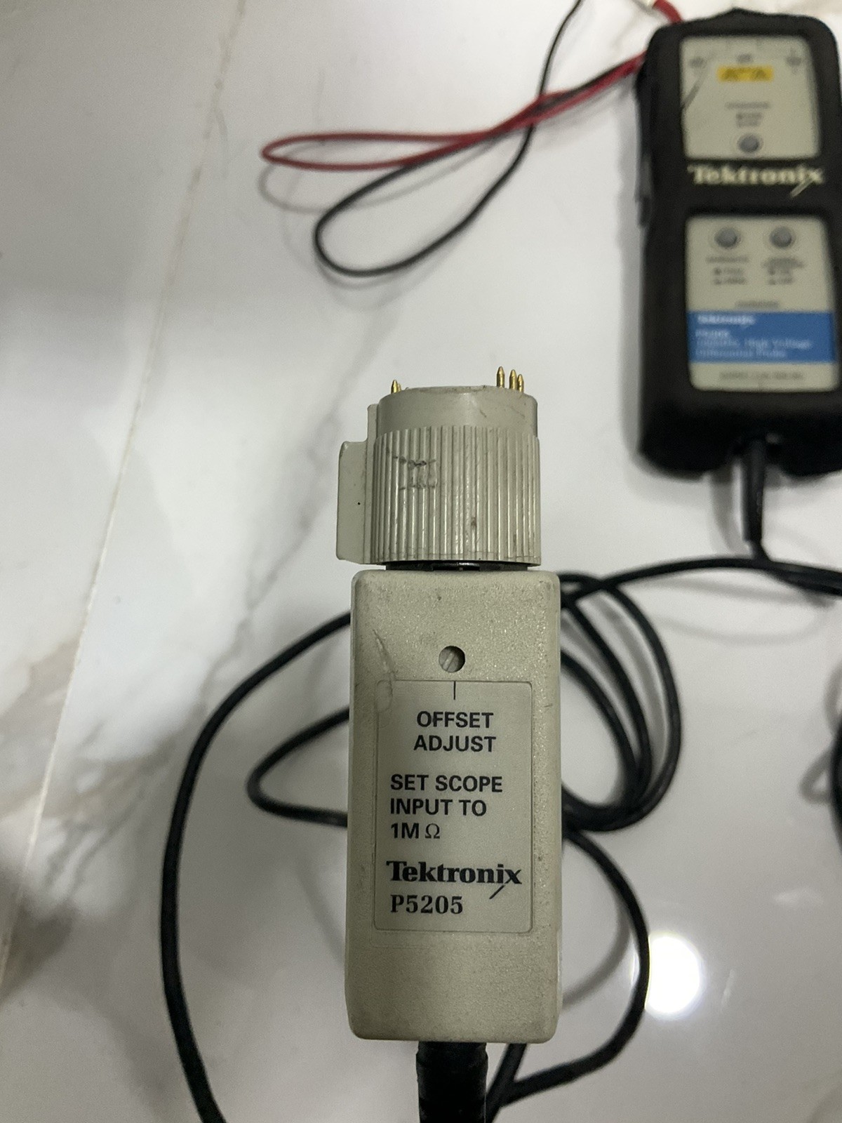 TEKTRONIX P5205 100MHZ High Voltage Differential Probe