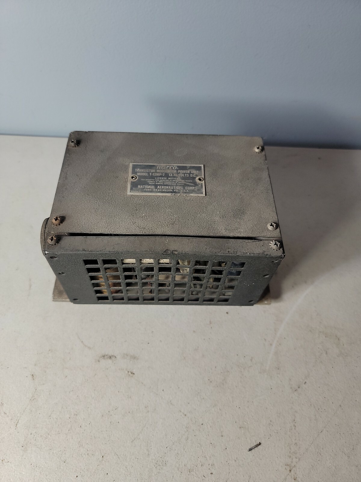 Vintage Avionics Narco transistor modulator power unit model T-12MP-7 13.75 VOLT