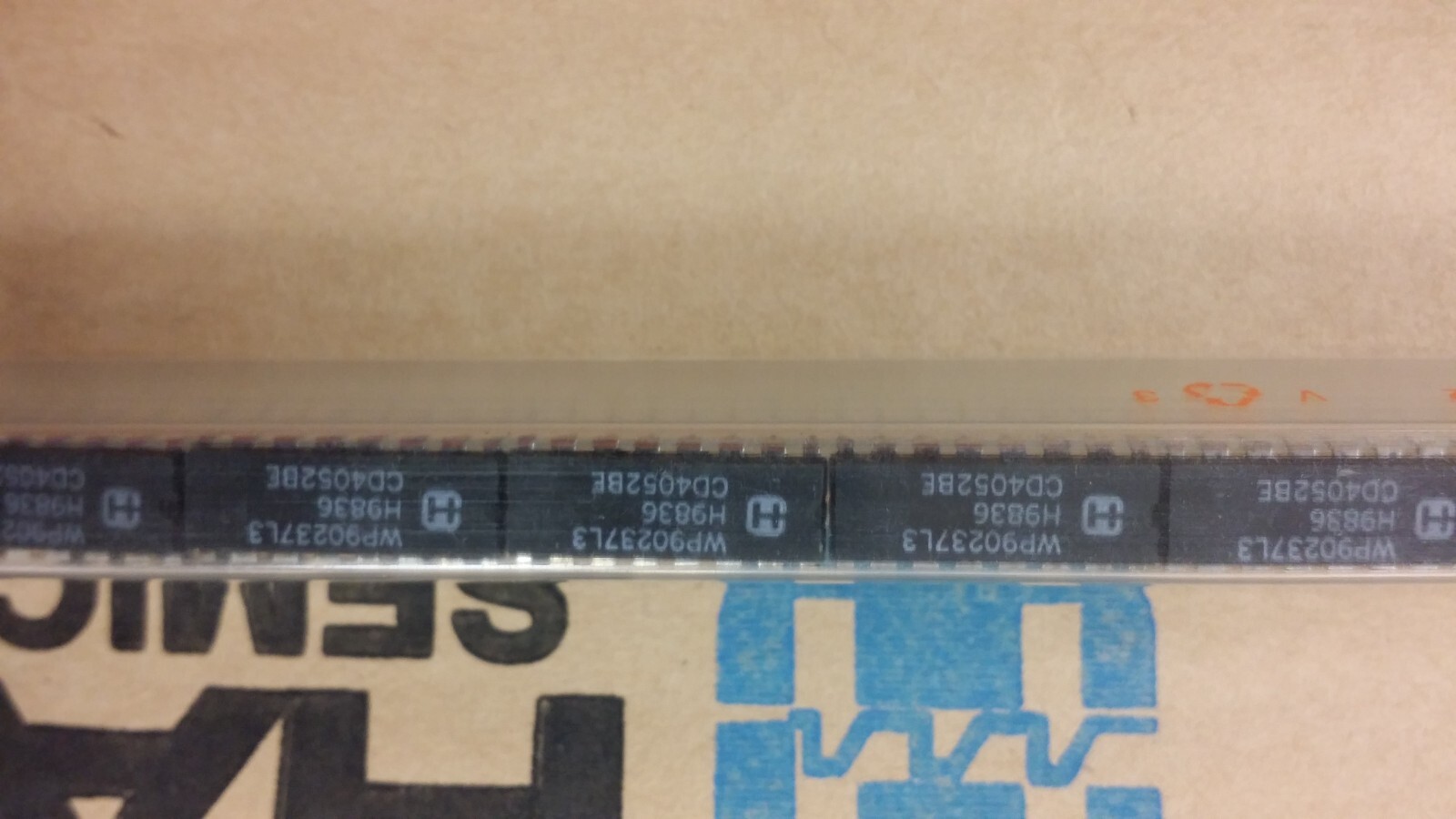 (10 PCS) CD4052BE Multiplexer Switch ICs 4-Ch. Analog PDIP16