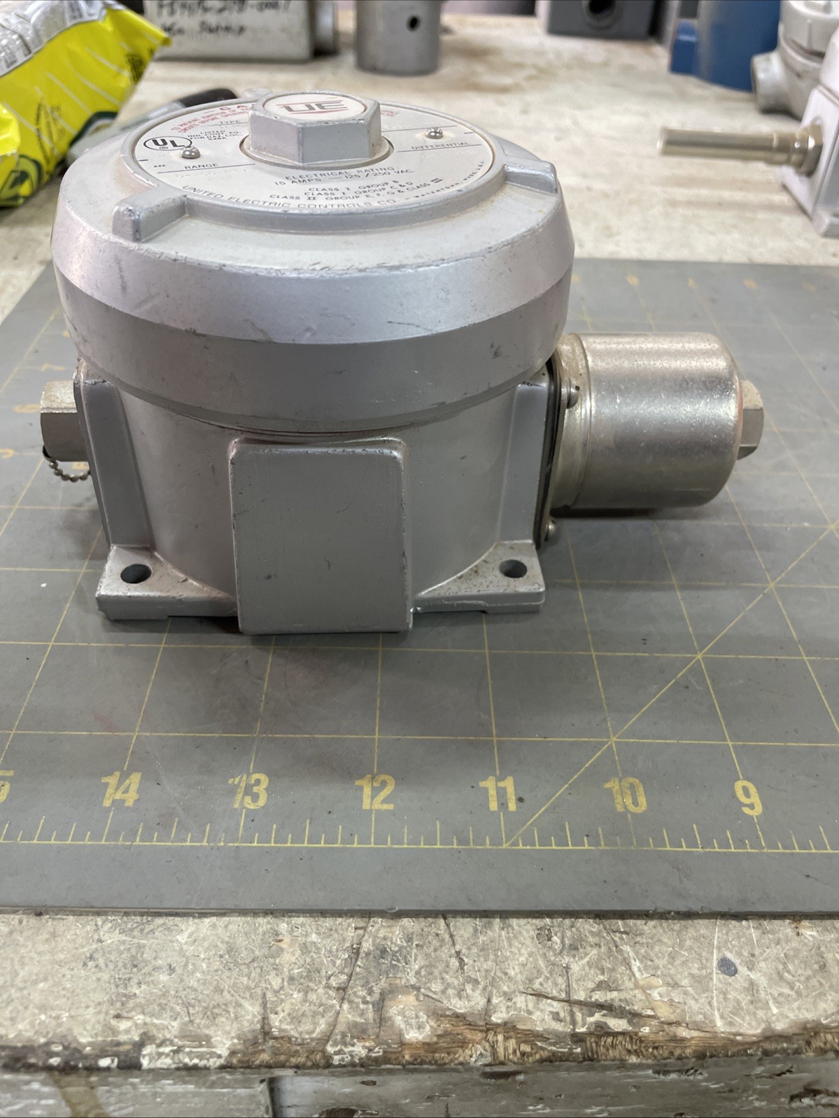 UNITED ELECTRIC J110A-164. 7922