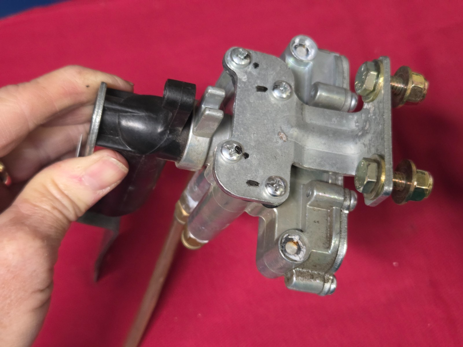 WORLD AMERICA: WA90054007 HEIGHT CONTROL VALVE