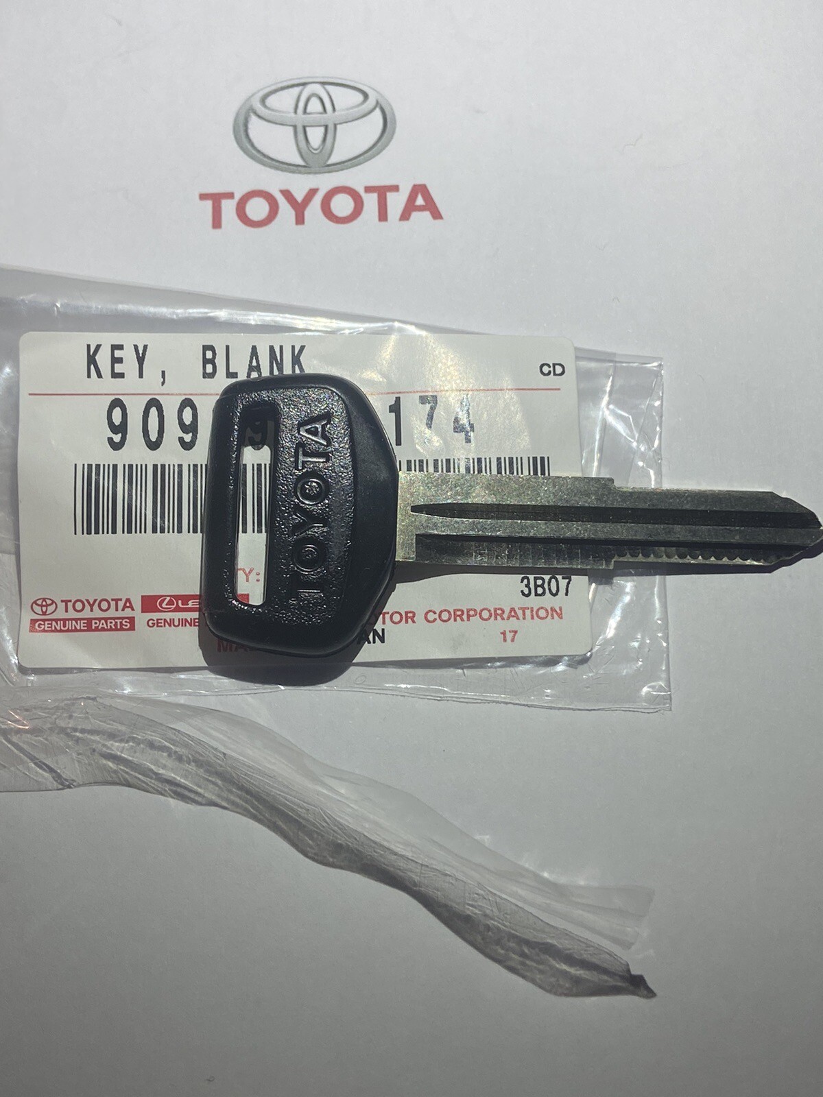 Genuine Key Blank  Fits Toyota MR2 SW20 Mk2 NEW