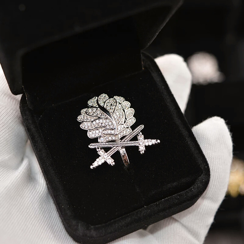 TOP quality German Oak Leaf Swords Diamonds Knights Silver badge
