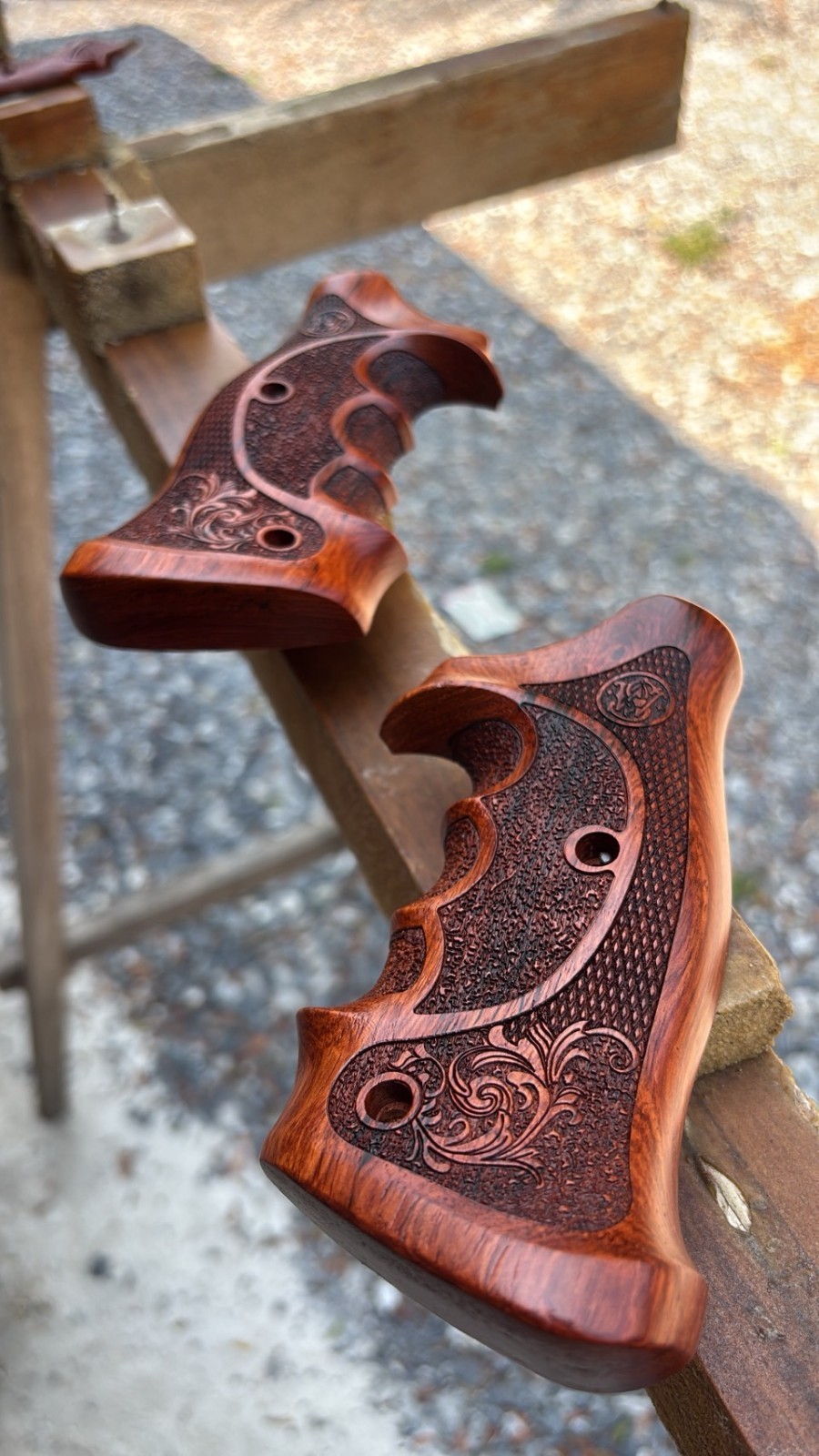 Prof. Target Grips For Smith&Wesson K/L SQUARE BUTT Revolver; pattern new