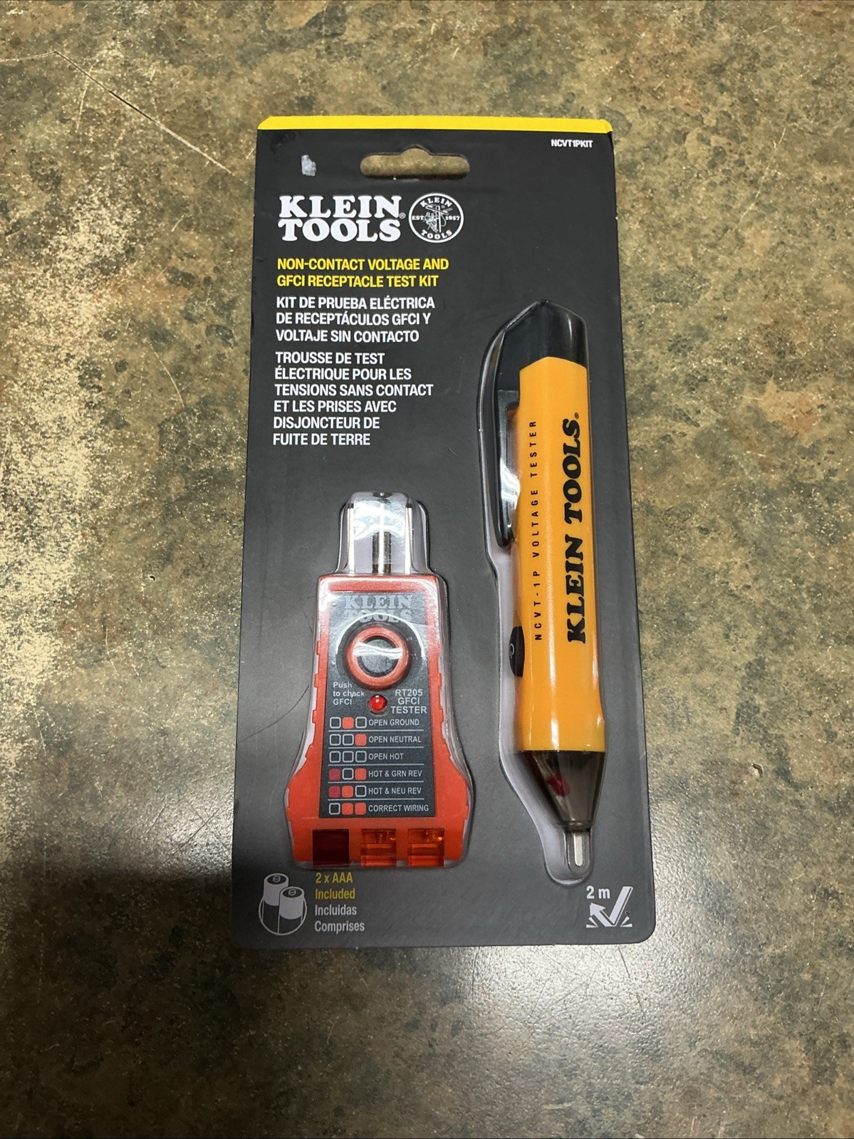 NEW Klein Tools NCVT1PKIT Non-Contact Voltage and GFCI Receptacle Test Kit