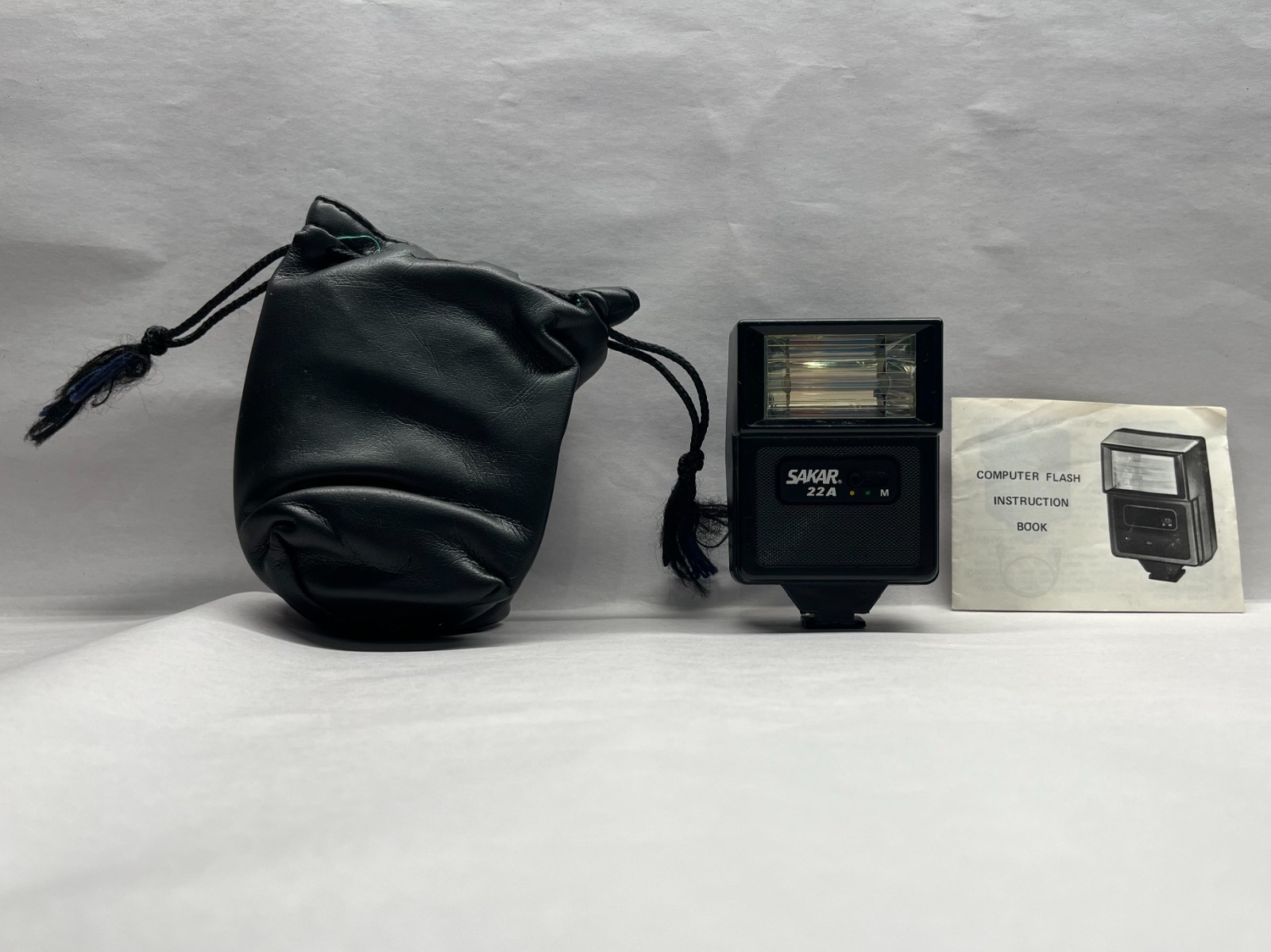 Vintage Sakar 22A Automatic Electronic Flash Bag & Manual Excellent Working Cond