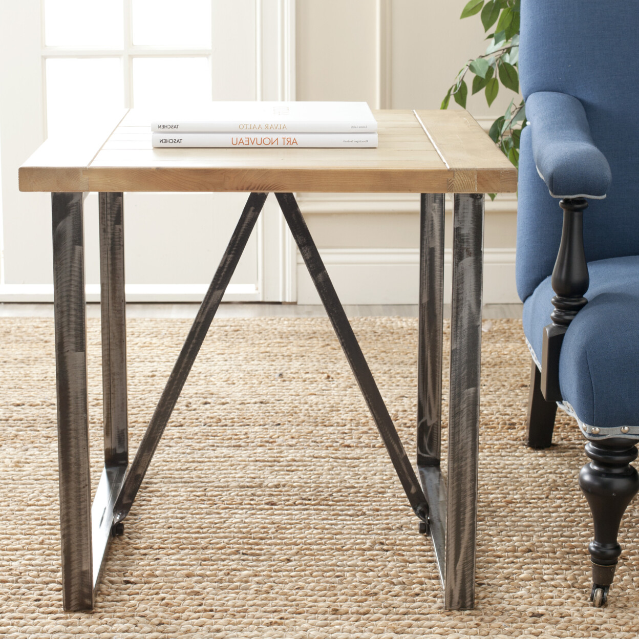 SAFAVIEH Chase Wood Top End Table | Natural |