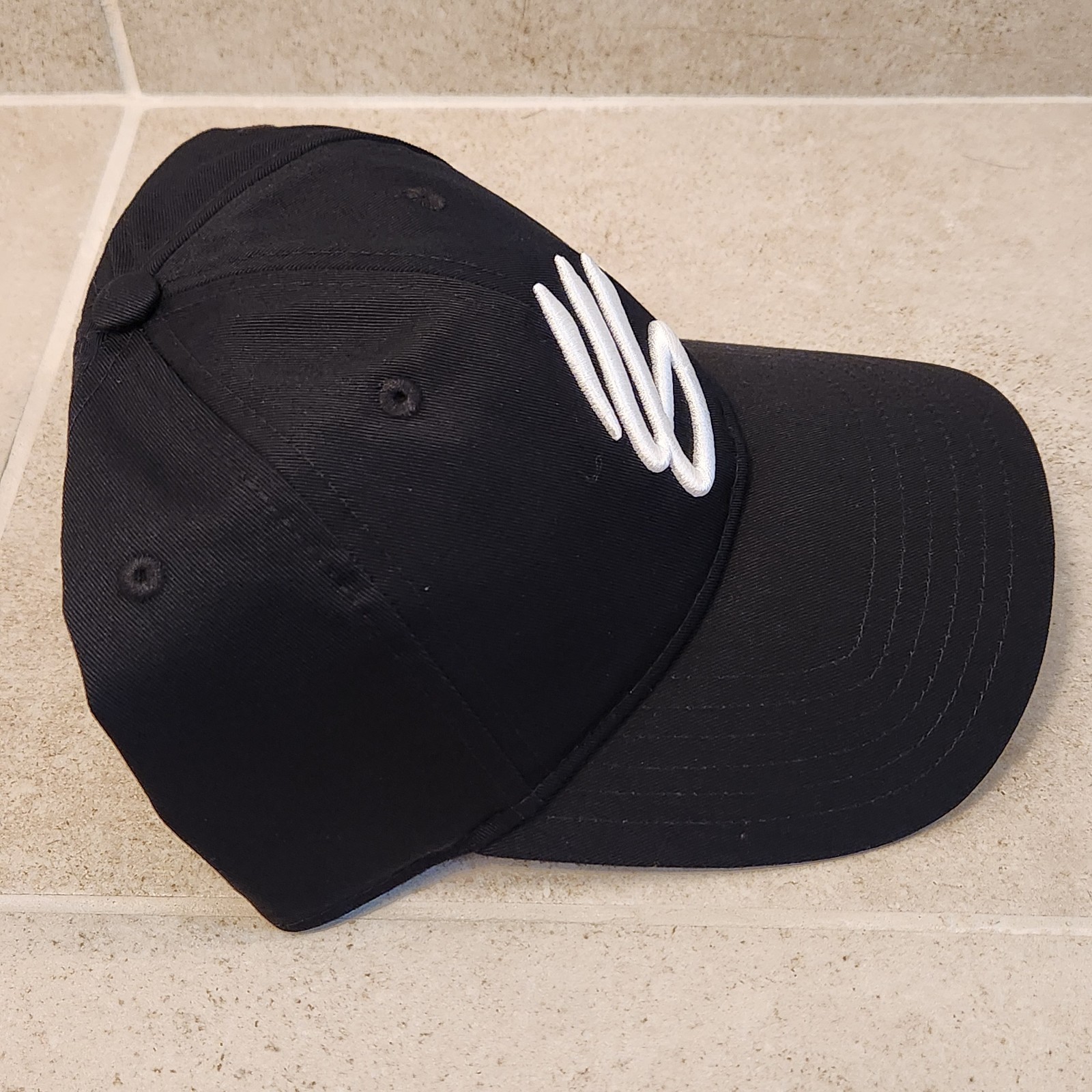 Under Armour UA Steph Curry Adjustable Hat Cap Stephen Curry Black White Logo