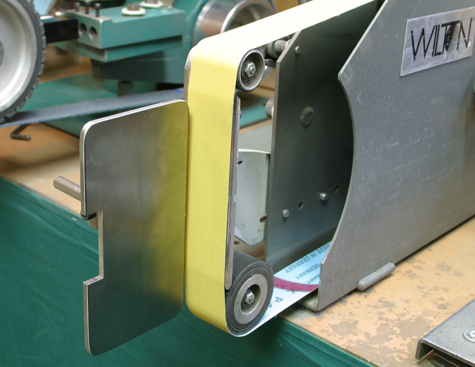 D-D Work / Tool Rest for Jet Wilton Square Wheel Belt Grinders - 14" Table