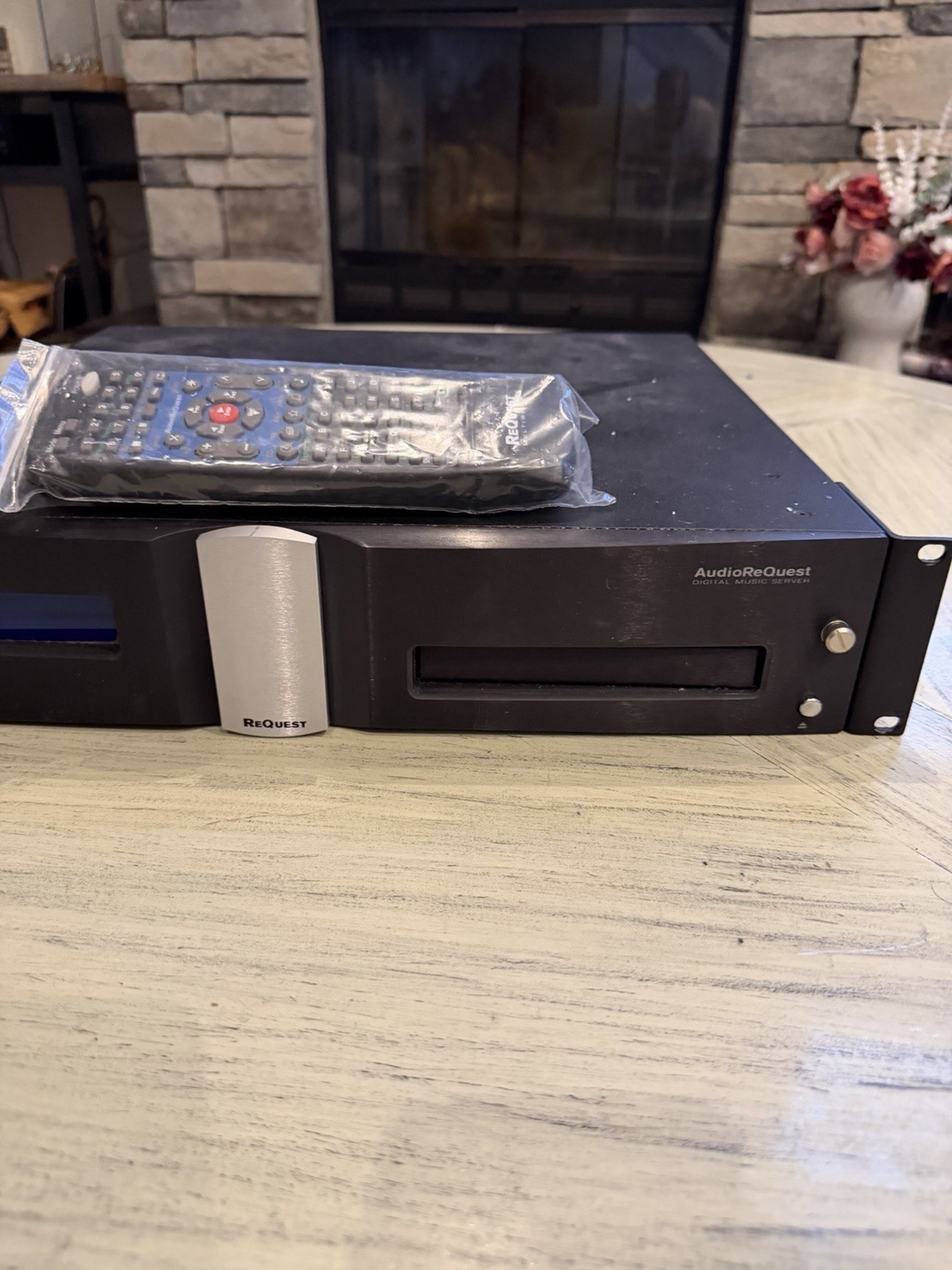 Audio ReQuest Multimedia Fusion Digital Music Server With Remote