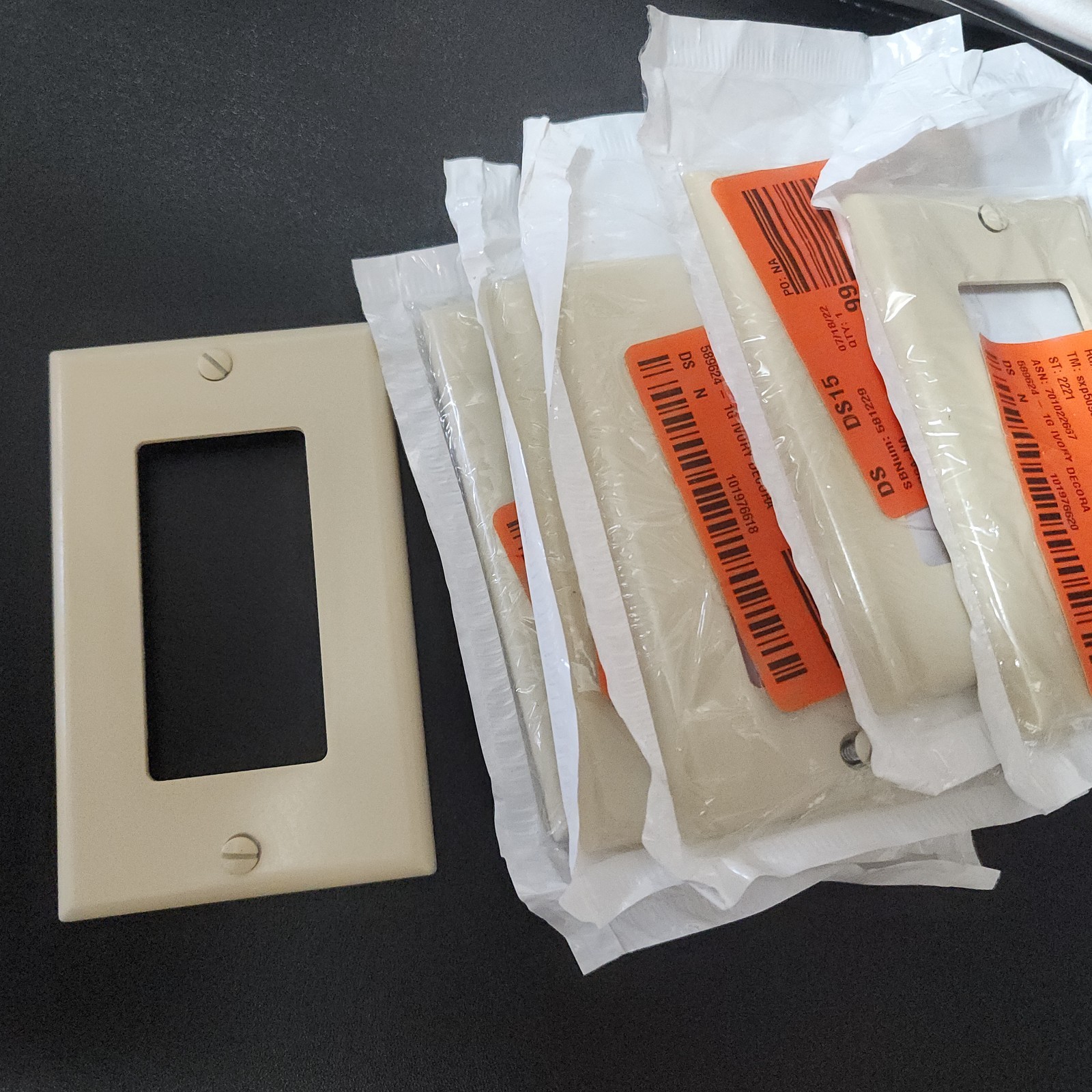6pcs LEVITON IVORY Single-Gang  WALL PLATE Plastic Cover NEW R51-80401-I