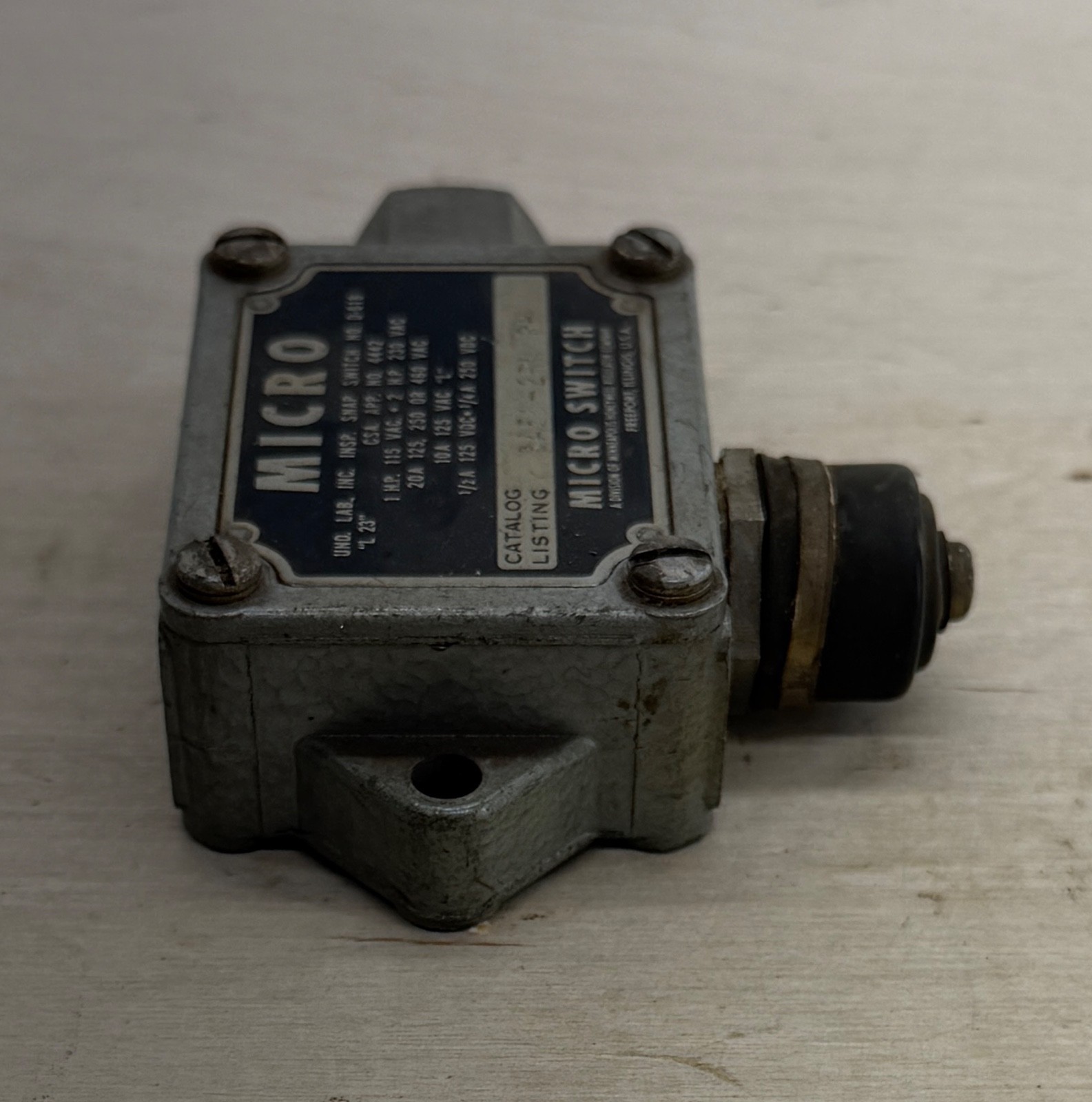Honeywell Micro Microswitch BAF1-2RN RH (7407)