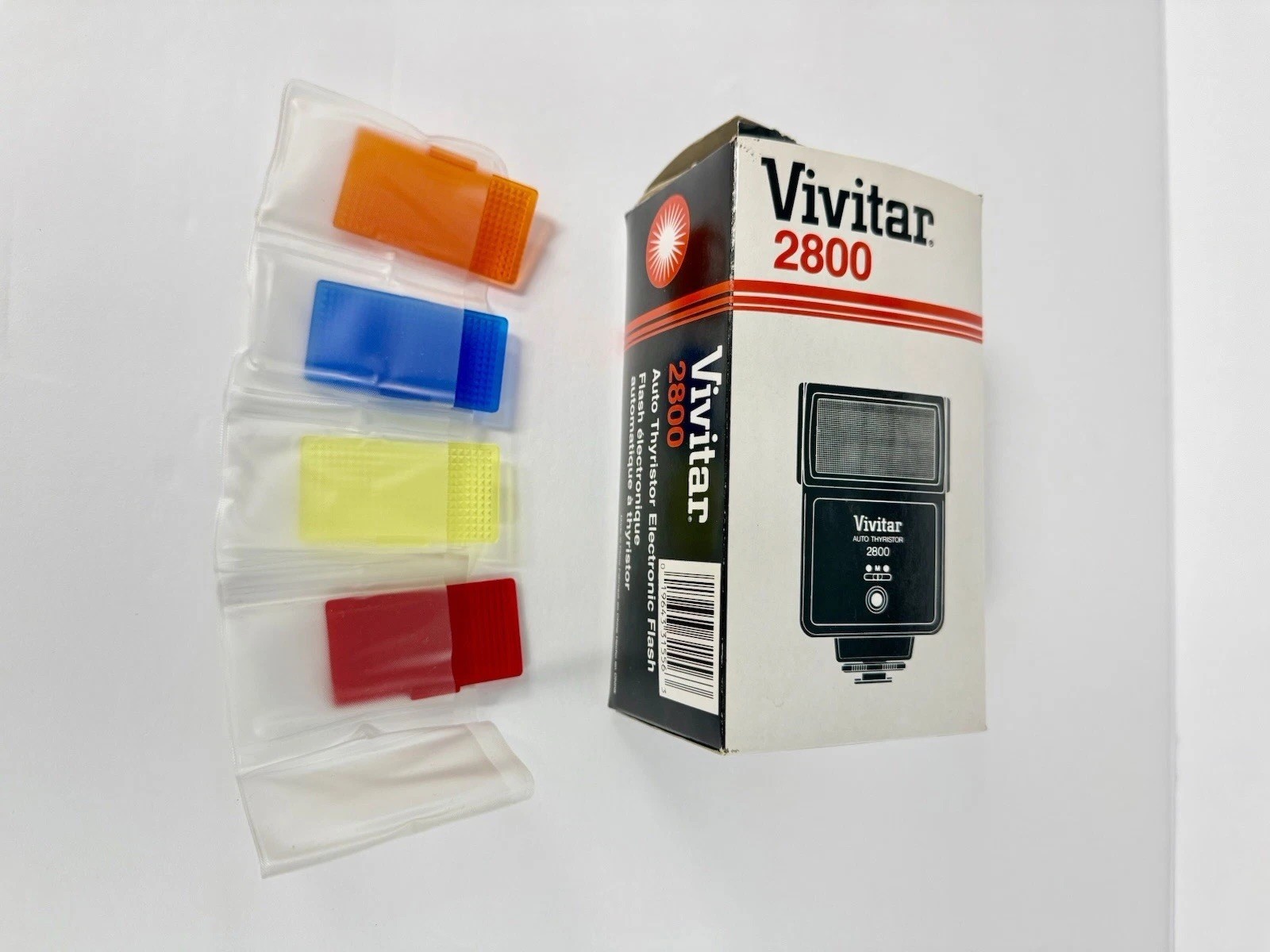Vivitar 2800 Auto Thyristor Electronic Flash With Filters And Packaging.