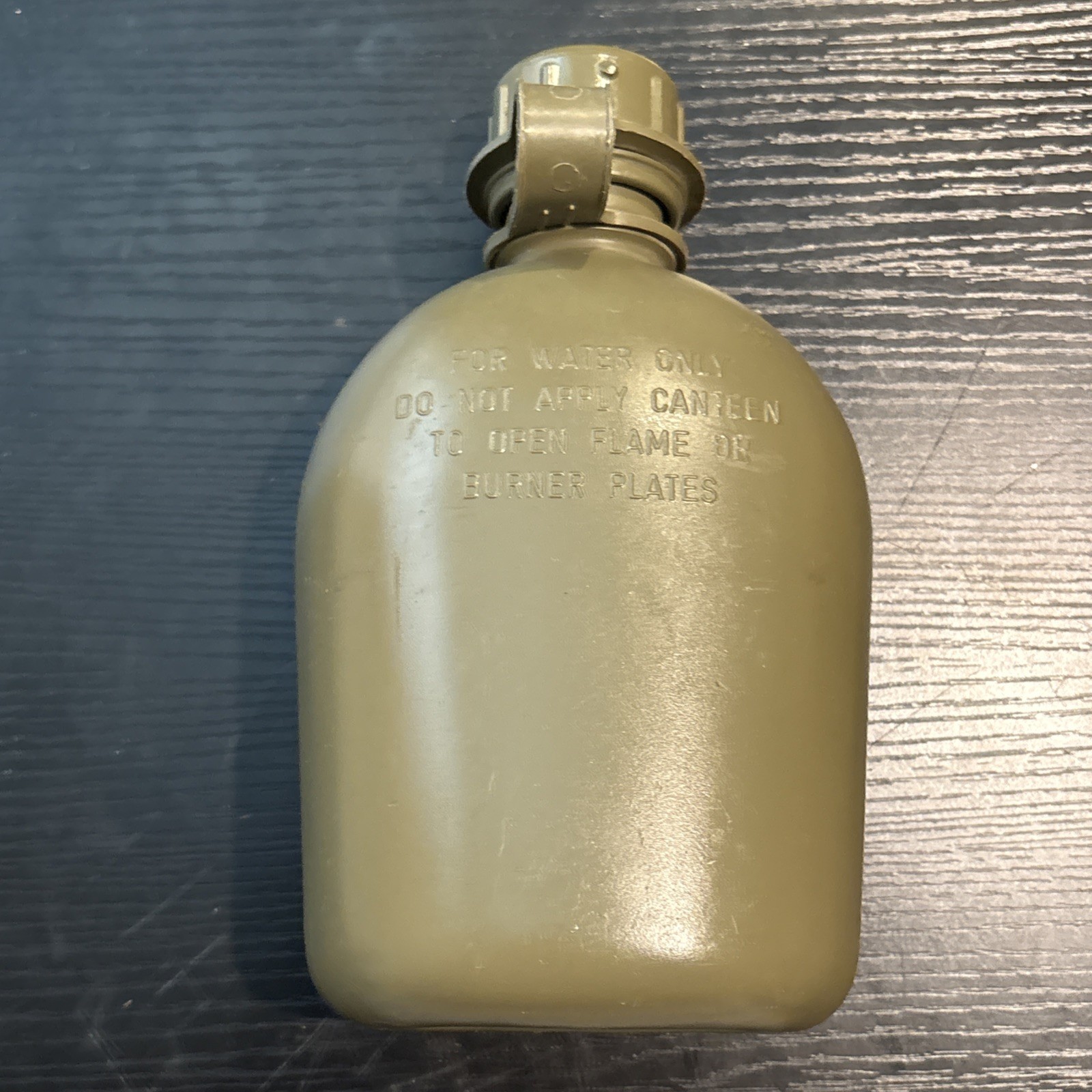 US Handcrest 2002 1 Quart Military Green Plastic Canteen