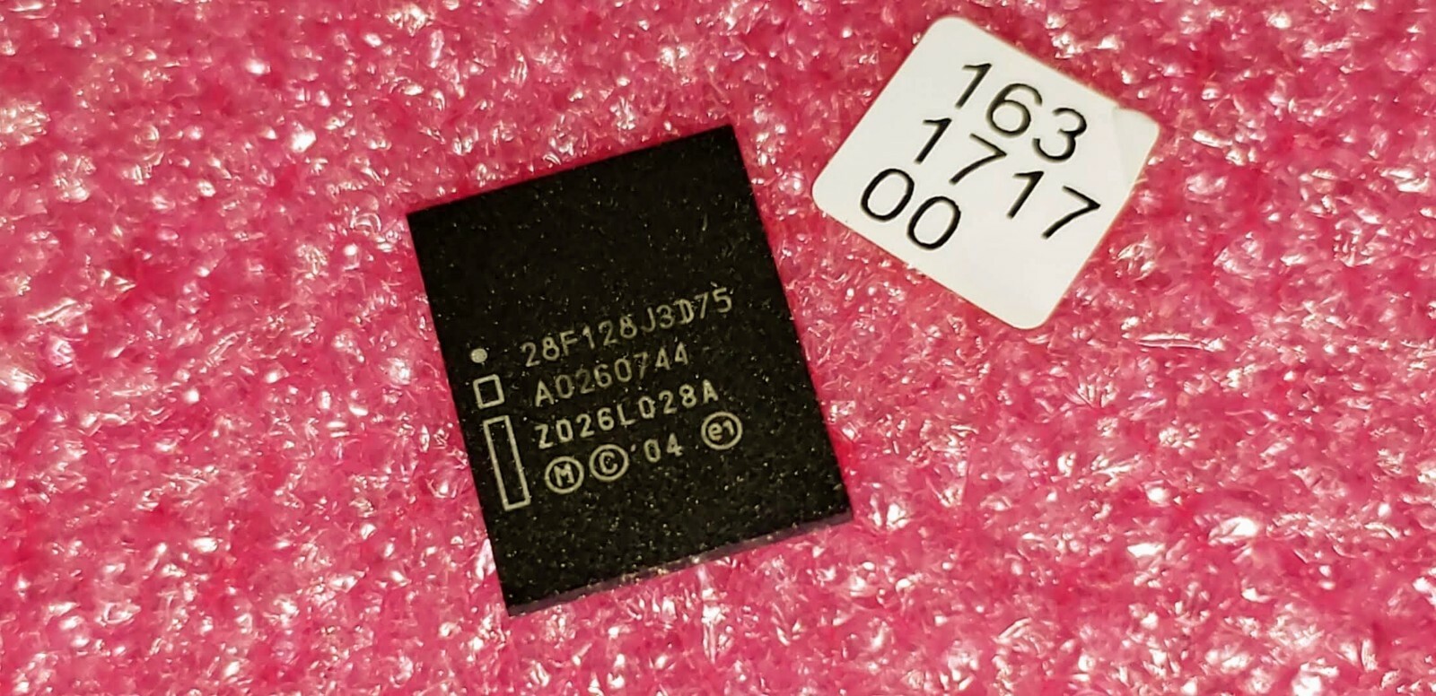 Intel PC28F128J3D75A NOR Flash Parallel 3V/3.3V 128M-bit 75ns 64-Pin EZBGA