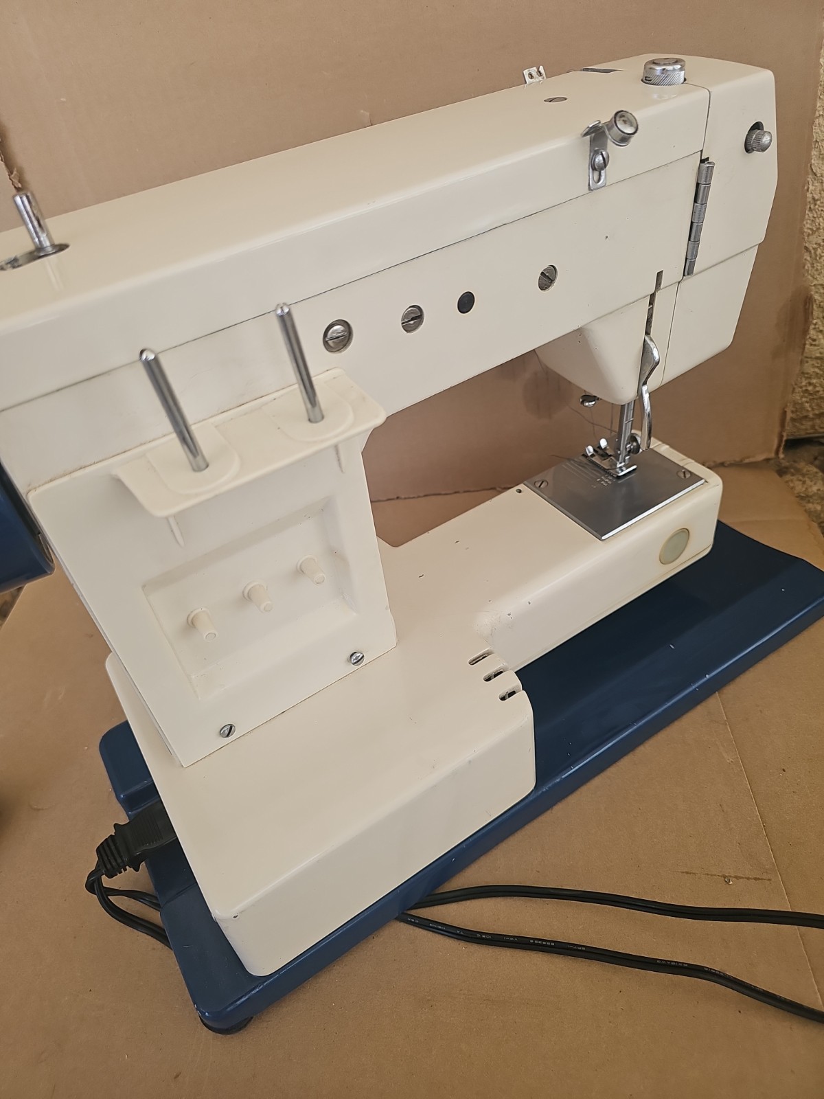 Elgin Sewing Machine Model M4400F