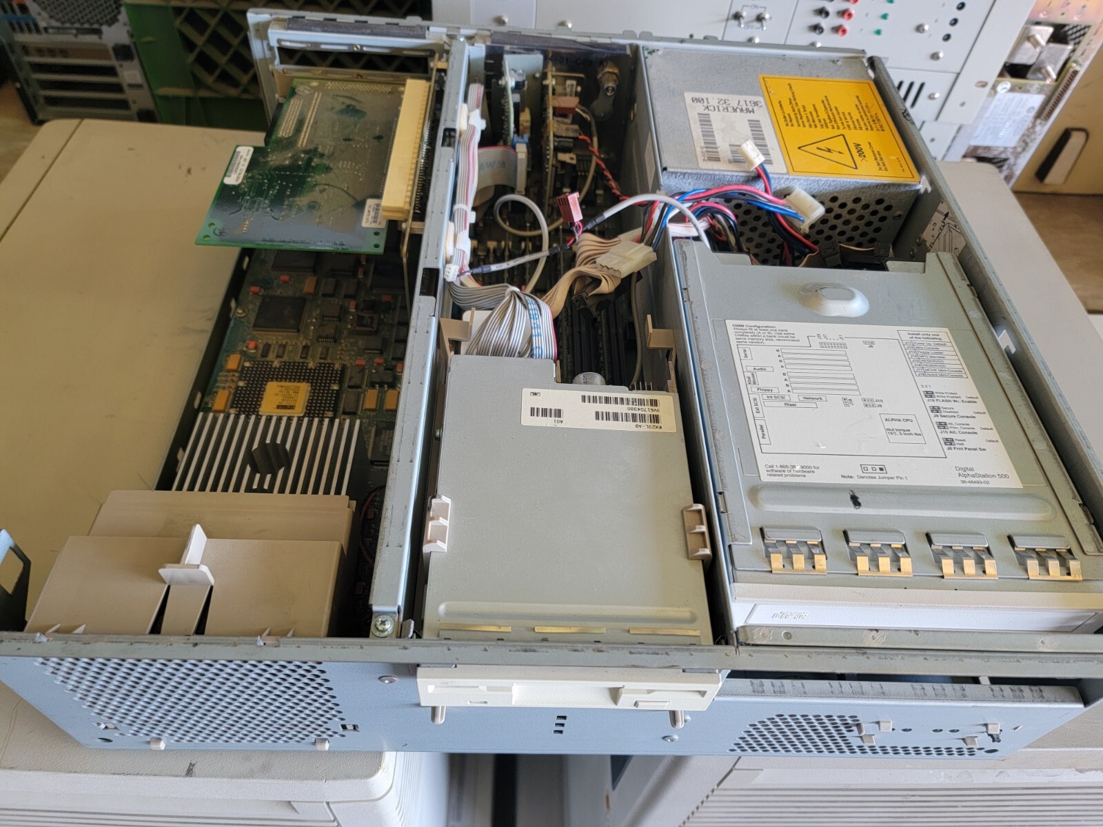 DEC Digital Alphastation 500 PB540-A9 - Missing Cover, See Pics