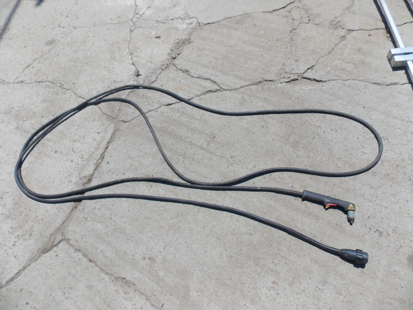 used PAC121TS TORCH Fits Hypertherm Powermax 800 plasma cutter, APPROX 27' 6"