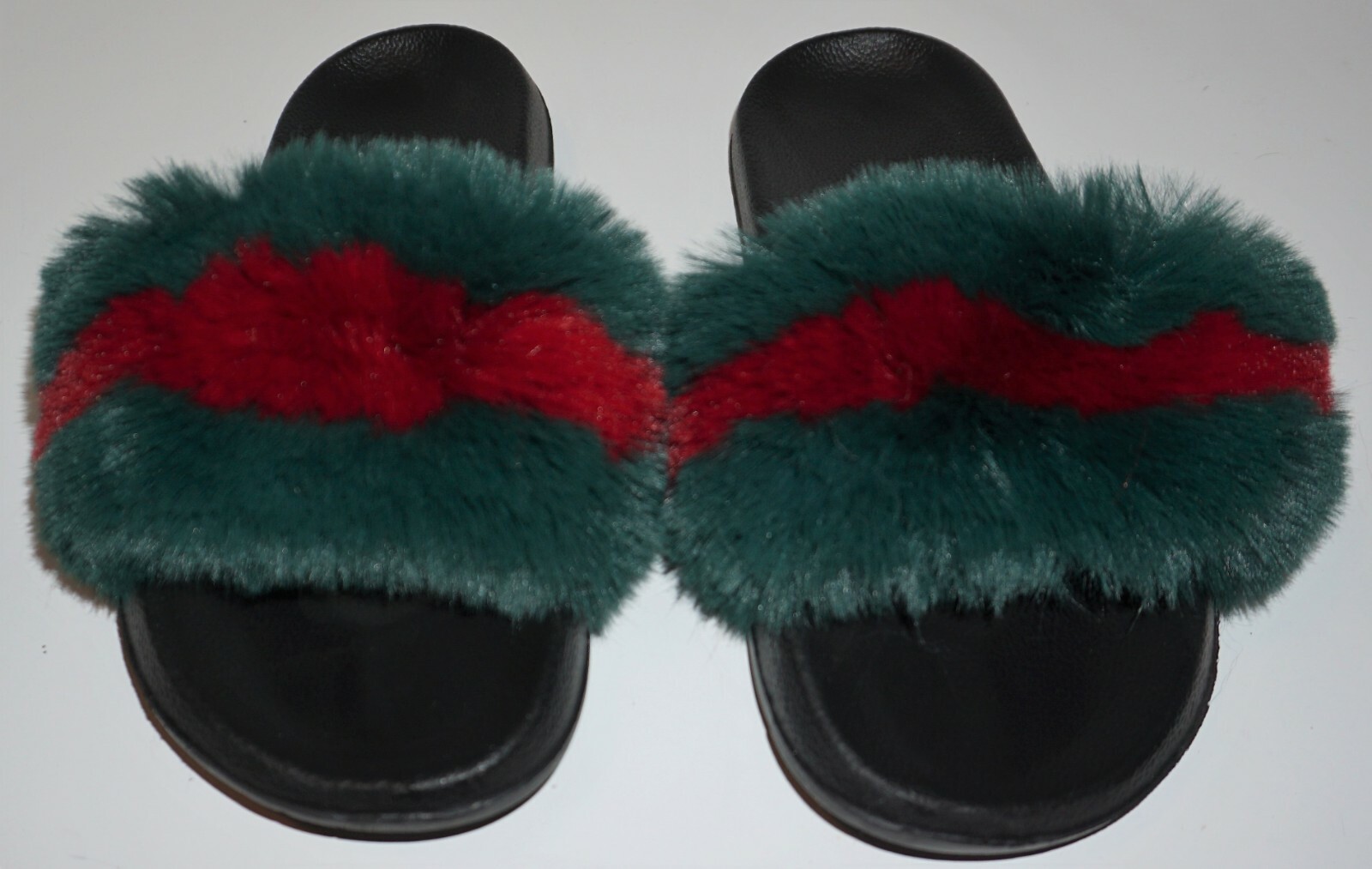 MEN'S FUZZY SLIDES SIZE 10