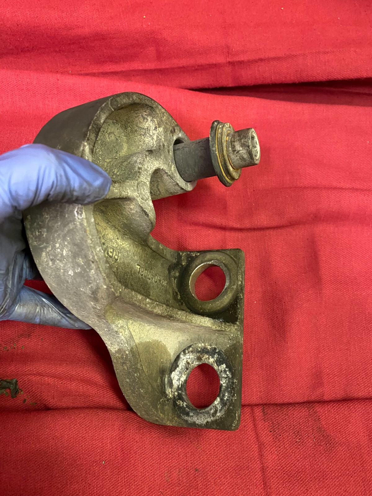 PETERBILT LOWER PIVOT HOOD HINGE 13-04708L