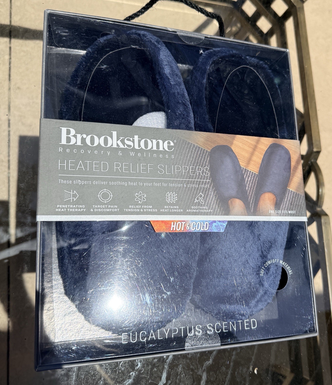BROOKSTONE Heated Relief Slippers Cold/Hot Therapy BLUE One Size Fits All NEW