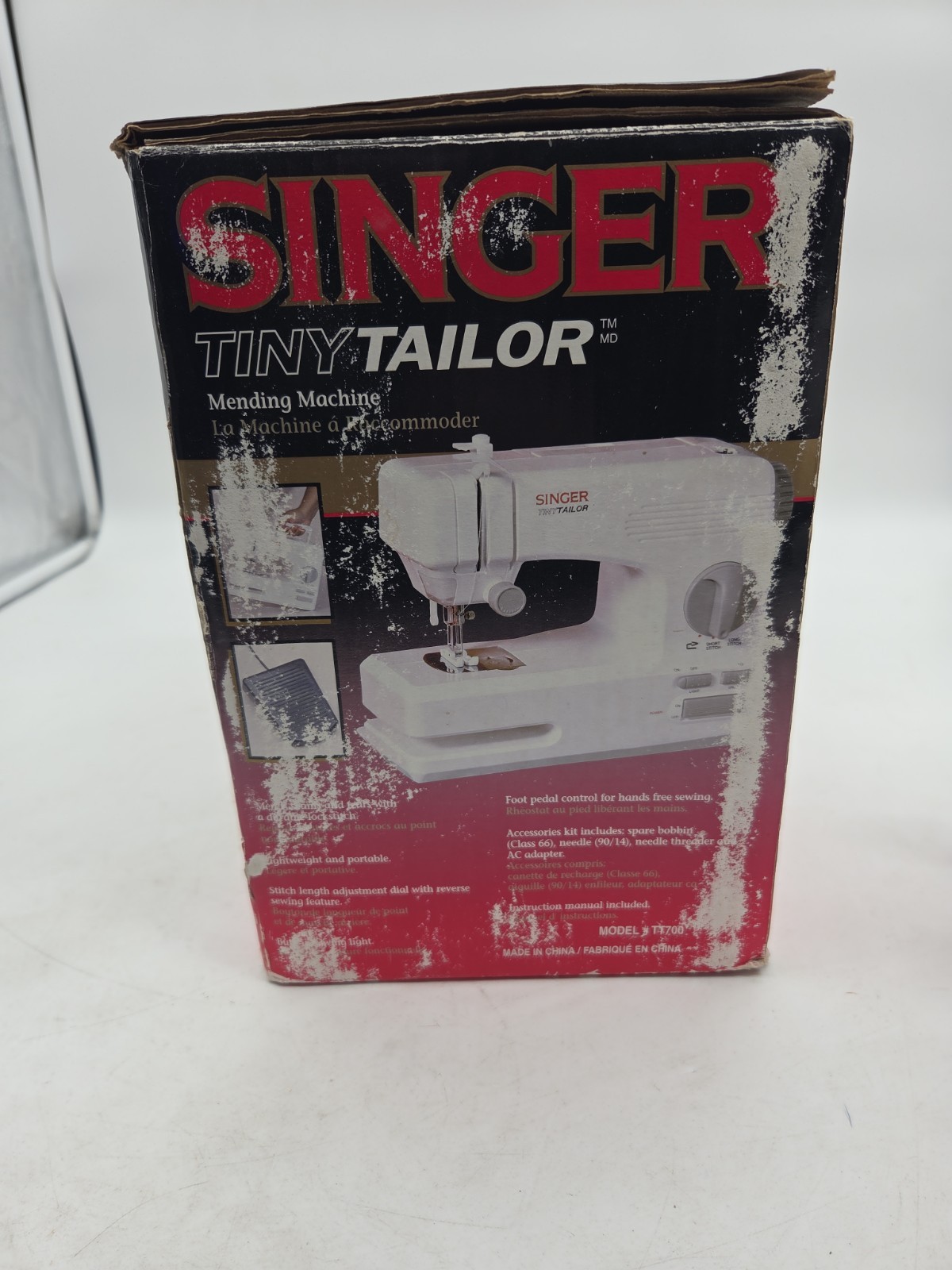 Singer® Tiny Tailor TT700 Electronic Mending/Sewing Machine-- Tested & Working