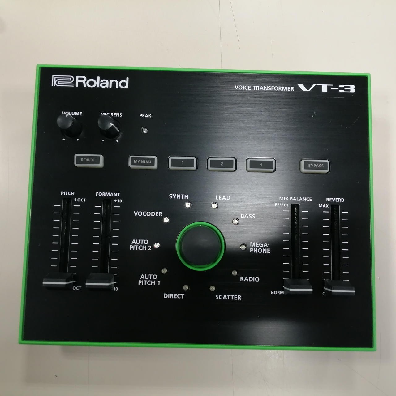 ROLAND Model VT-3 Voice Transformer