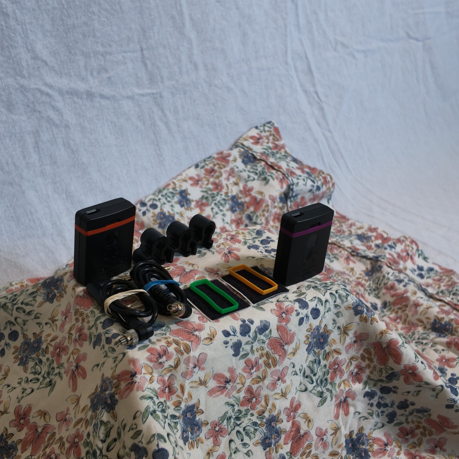 2 tentacle sync e mkII timecode generators with flash syncro cords