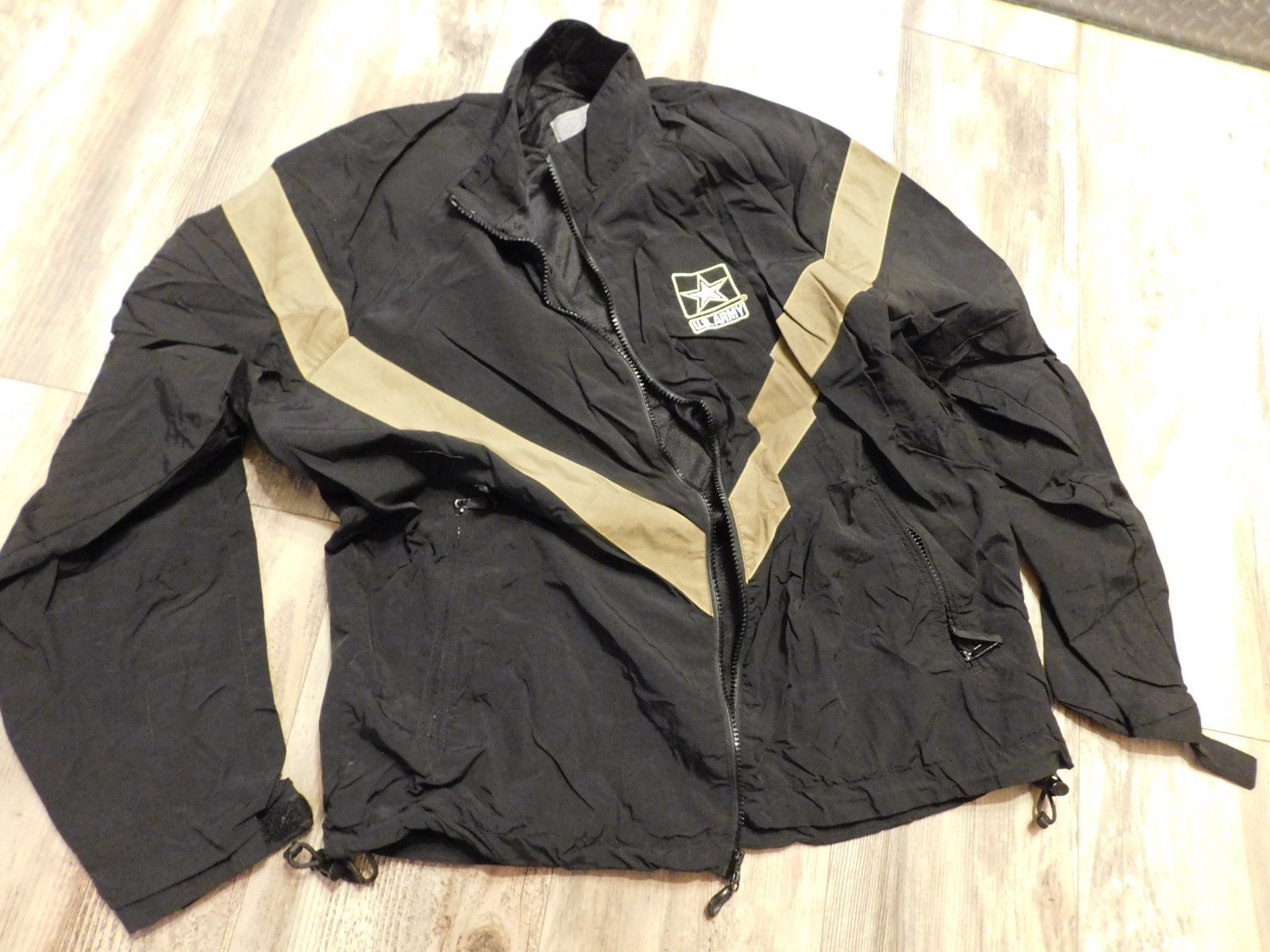 US ARMY APFU JACKET SIZE MEDIUM -  SHORT