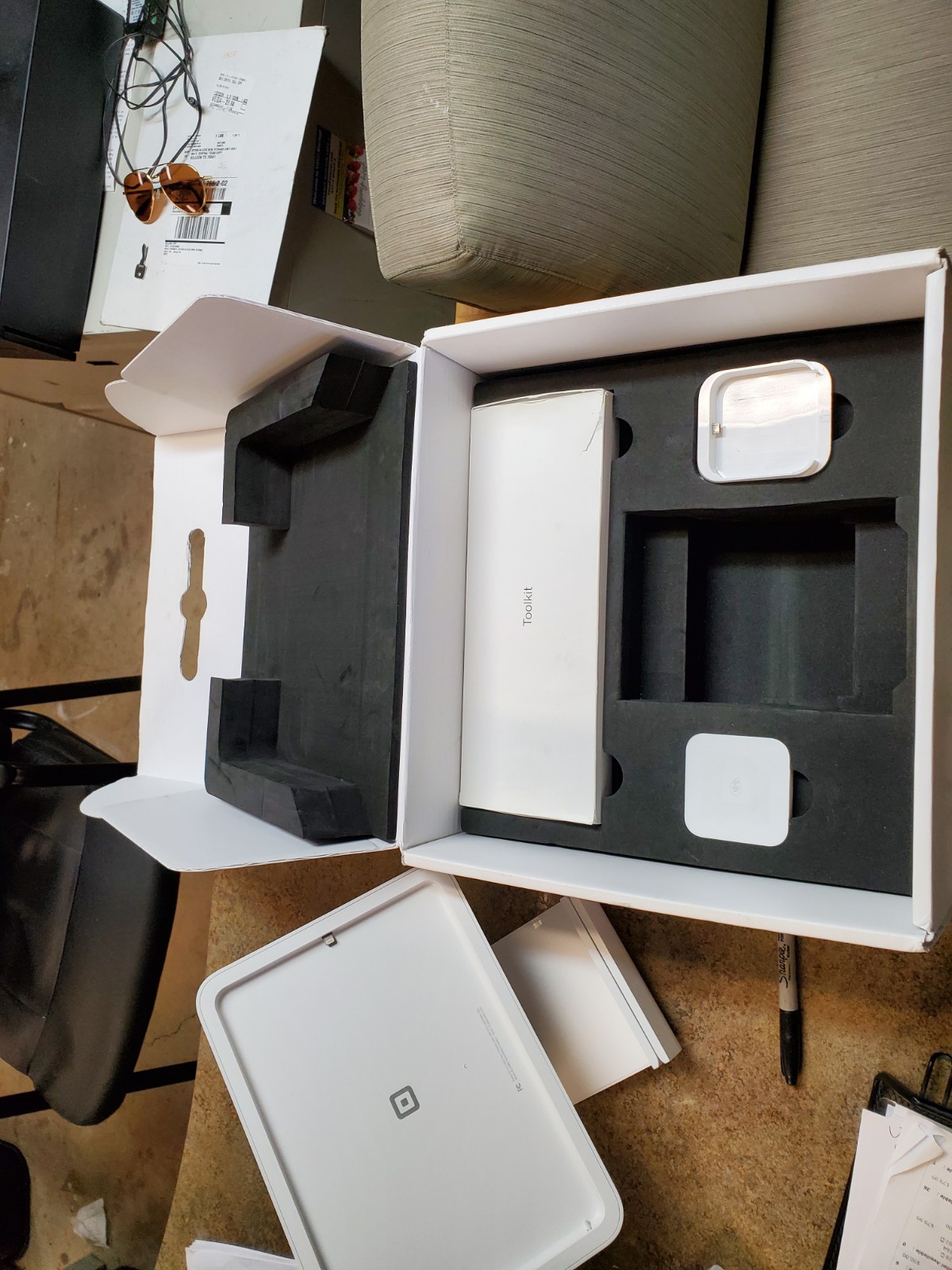 Square POS System Kit w/ Contactless Reader, Mounts, Toolkit & Cloth S1F-CHN