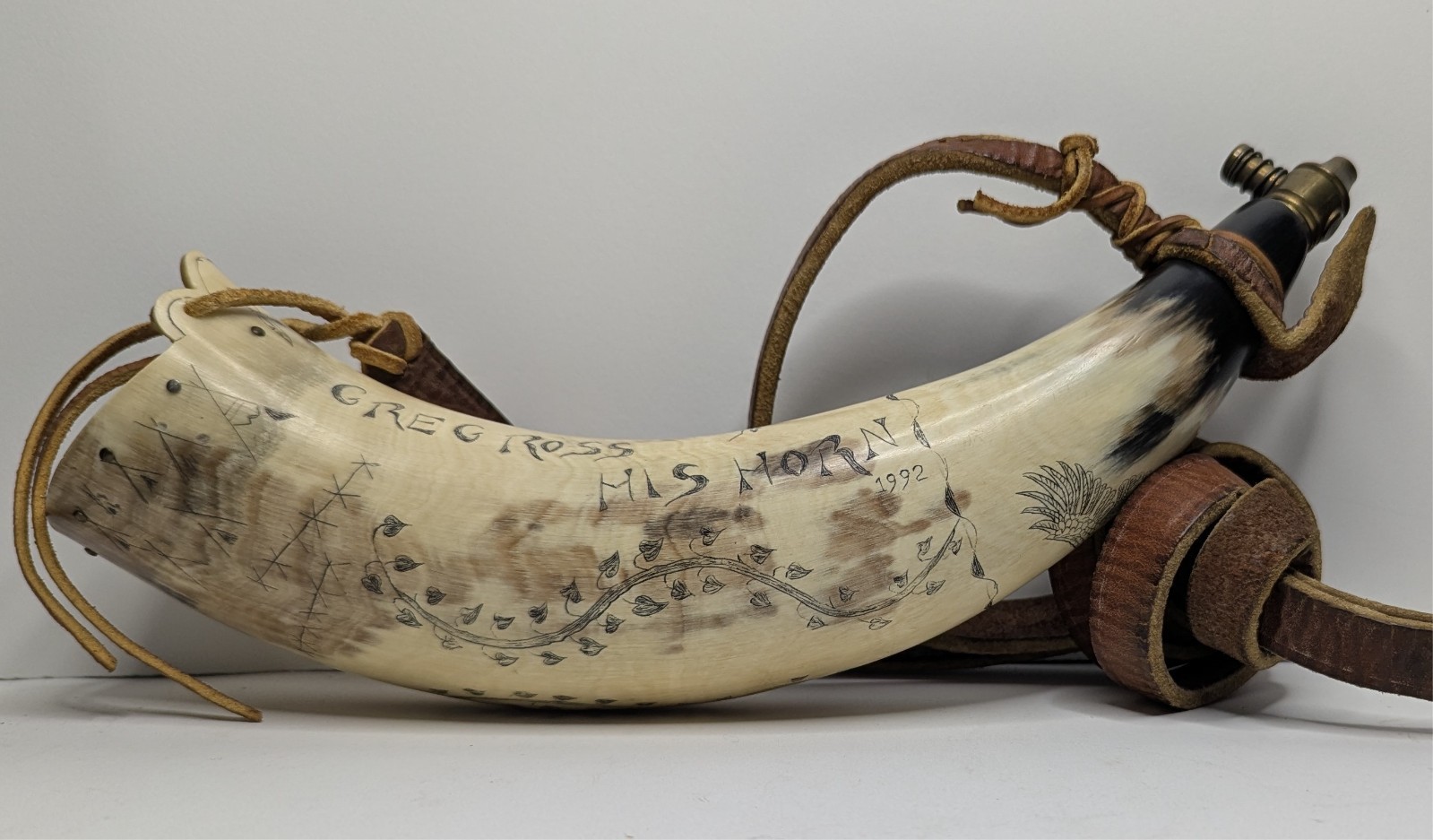 Scrimshaw Powder Horn Greg Ross 1992 Custom Hand Carved Folk Art BPC