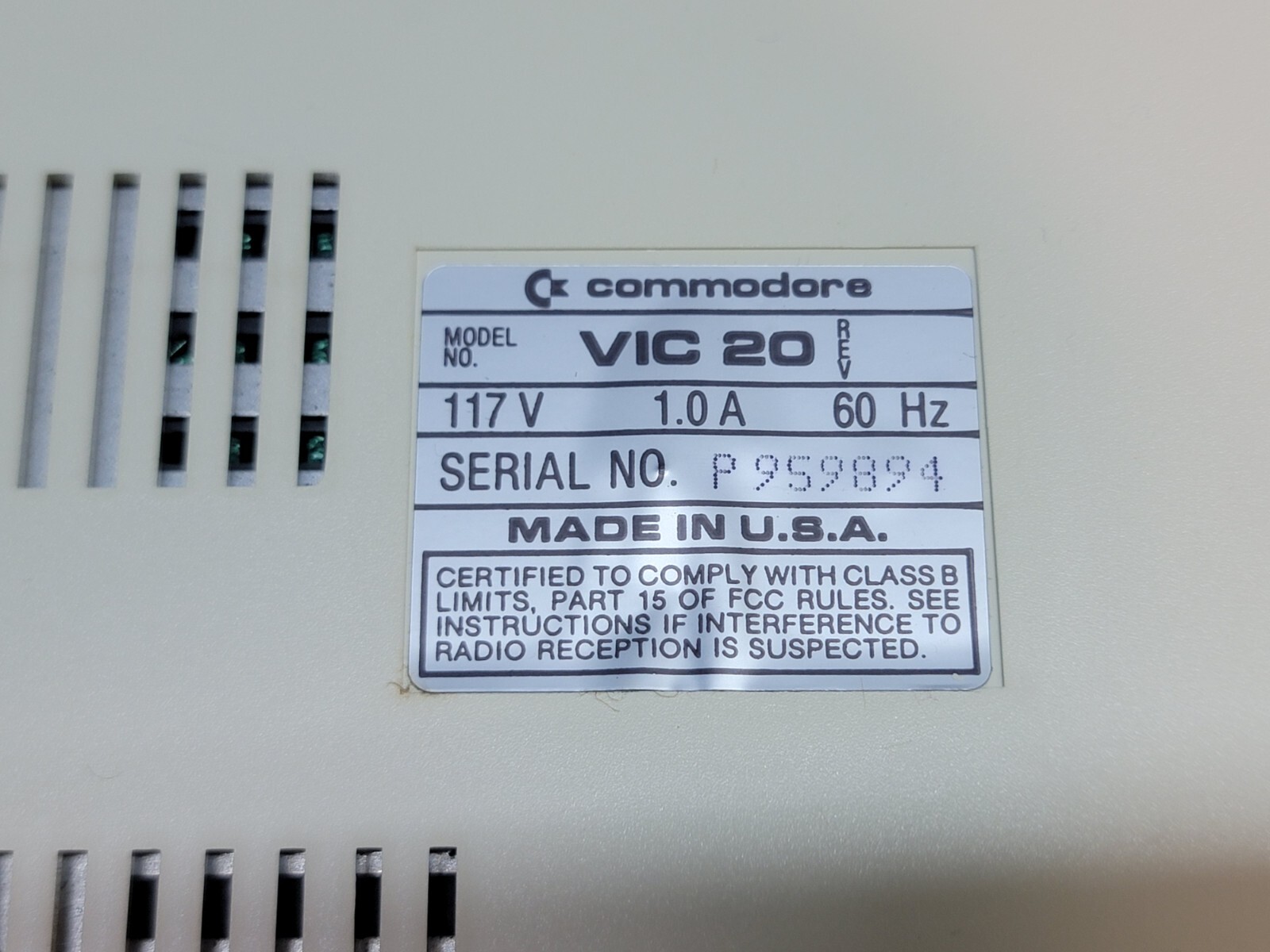 COMMODORE VIC 20 COMPUTER W/POWER SUPPLY & ORIGINAL BOX