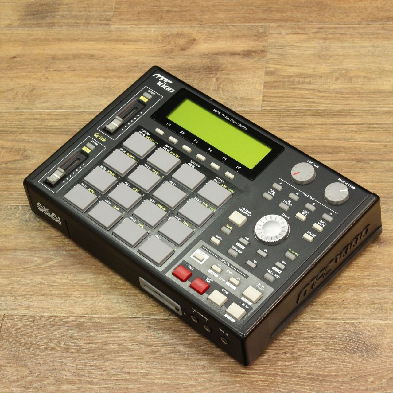 AKAI MPC1000 Black 128MB Sampler Sequencer Drum Machine w/ Manual & CF Tested