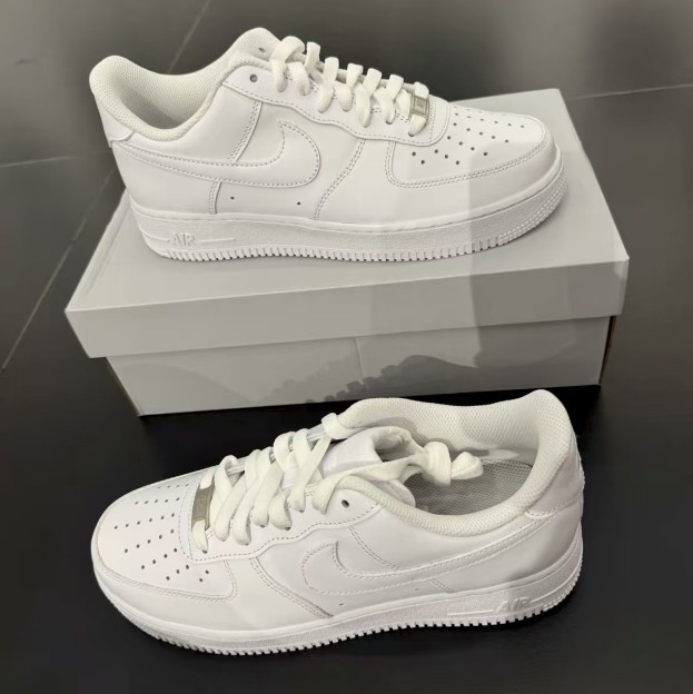Men's Nike Air Force 1 "Triple White" Low Top Classic Sneakers-White