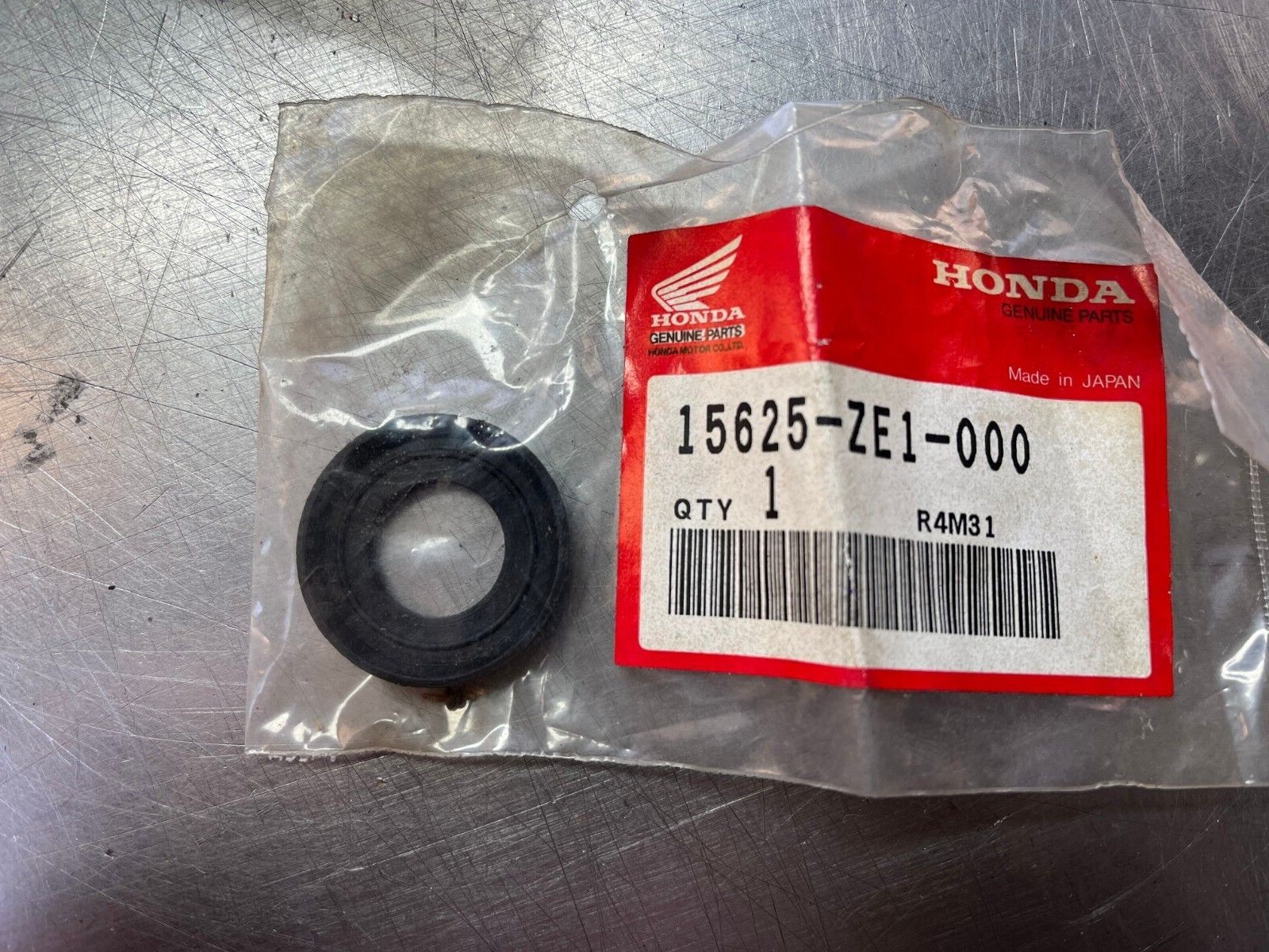 15625-ZE1-000  Genuine OEM HONDA   Oil Filler Cap GASKET SEAL   15625ZE1000